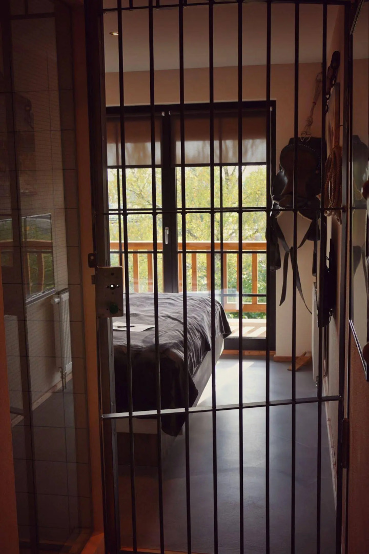 Road Stop Neandertal