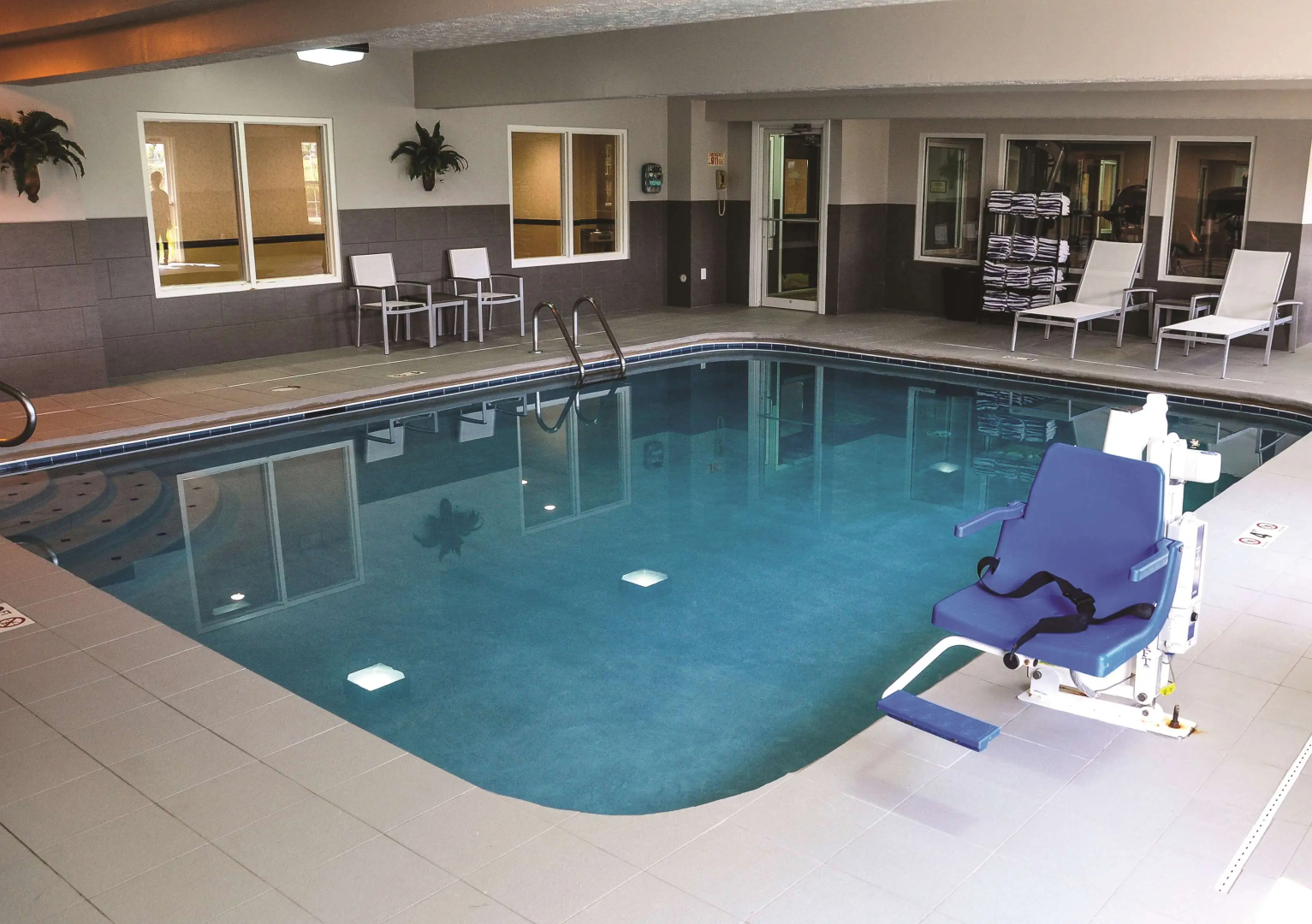 Country Inn & Suites by Radisson, Fairborn South, OH
