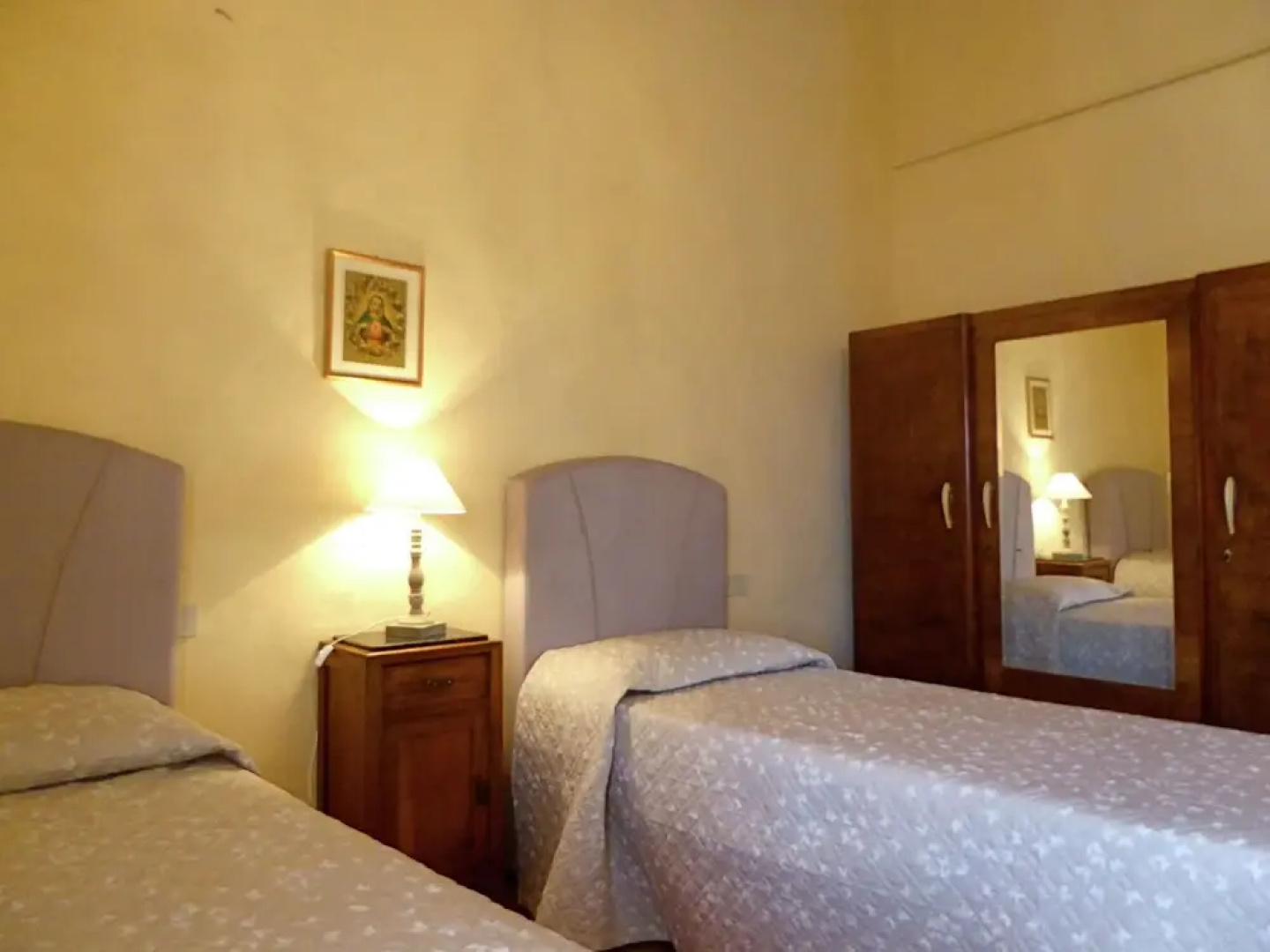 Peaceful Apartment in San Gimignano Tuscany with Pool