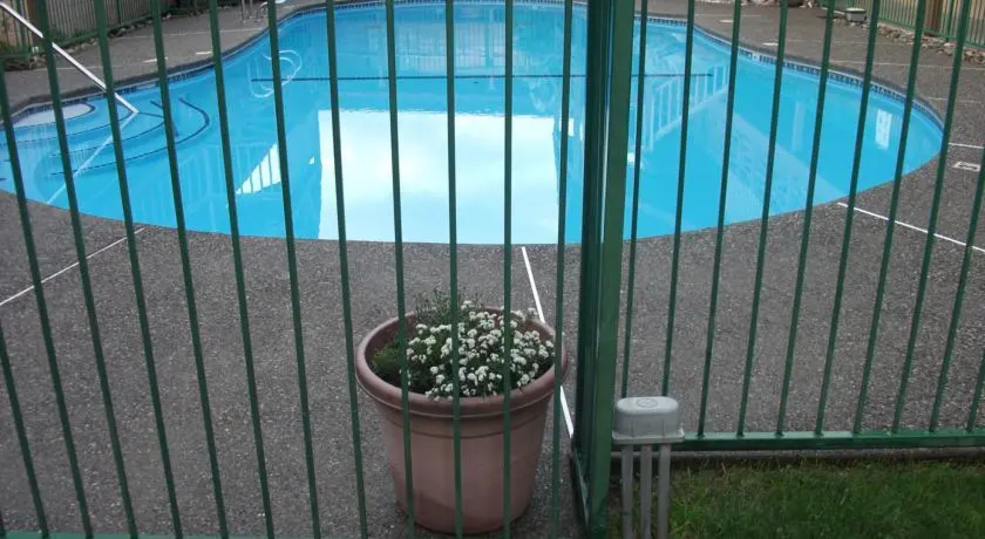 Cascade Inn and Suites