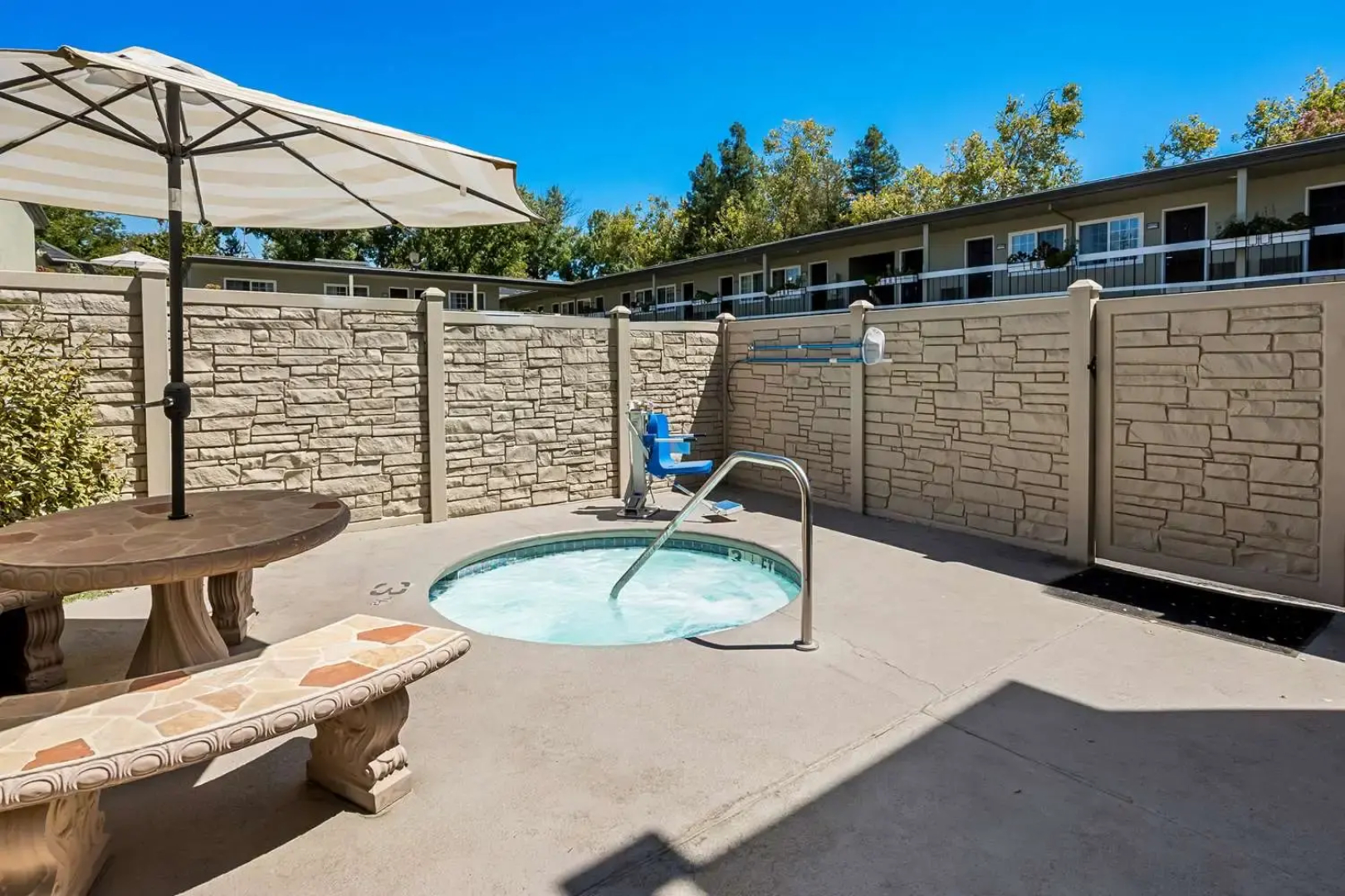 Best Western University Lodge