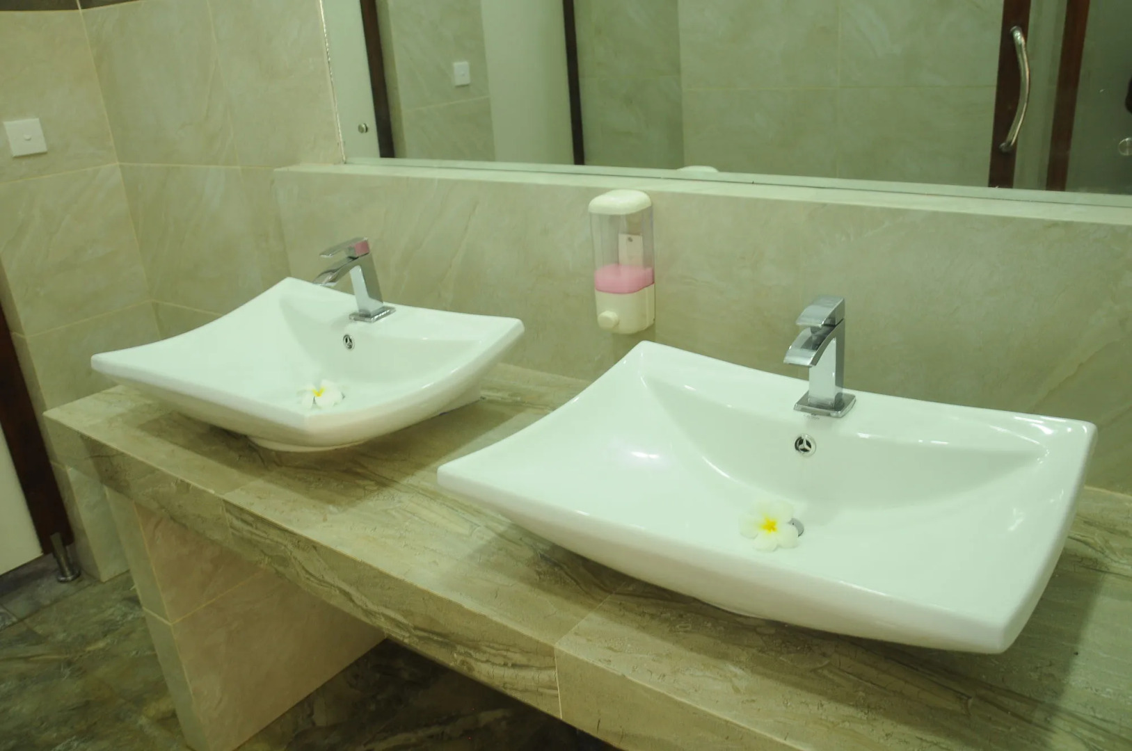 Serendib Beach Hotel