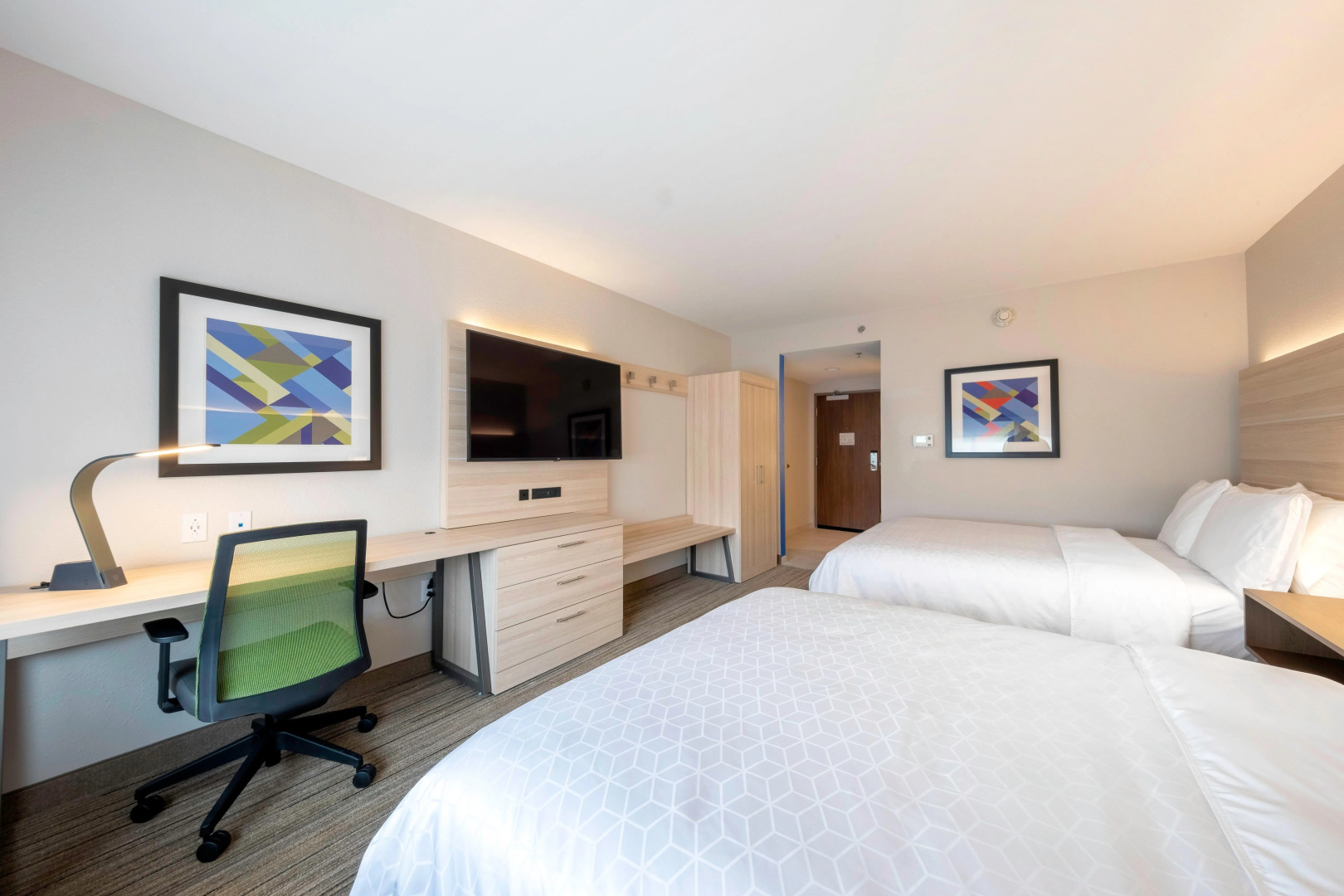 Holiday Inn Express & Suites Staunton by IHG