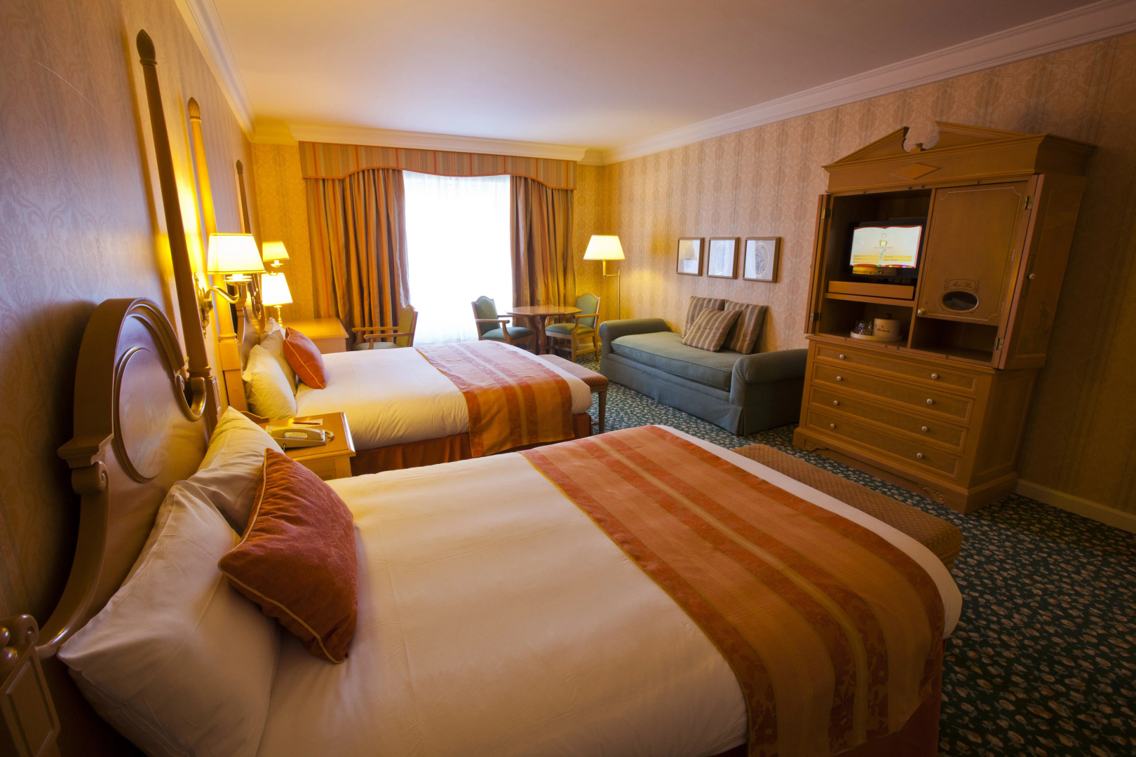 Отель Disneyland