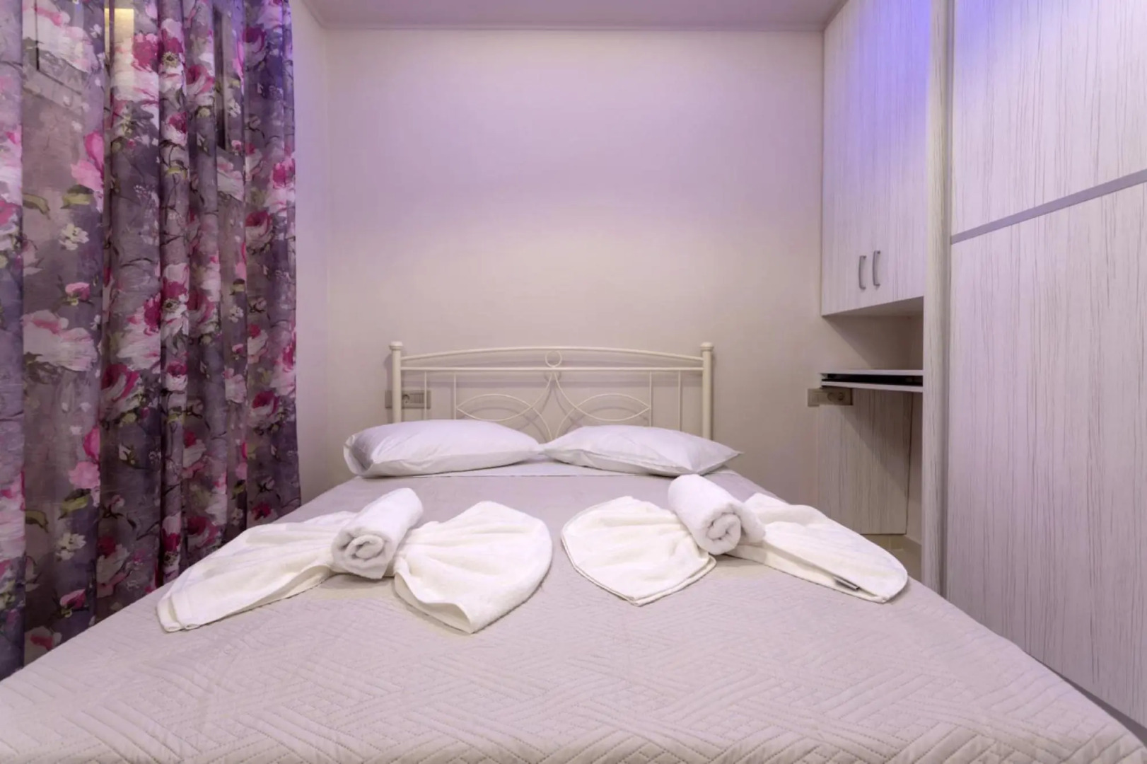 Evia's Apartment - New Apartment In Town!