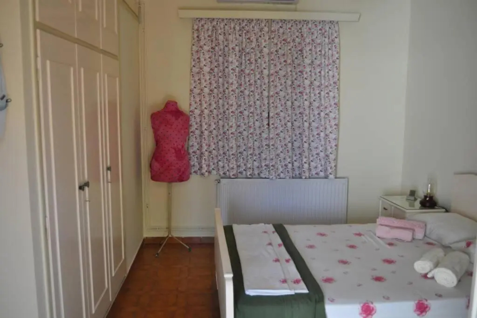 Κέντρο Αίγινα ήσυχη κατοικία90τμ δίπλα στη θάλασσα