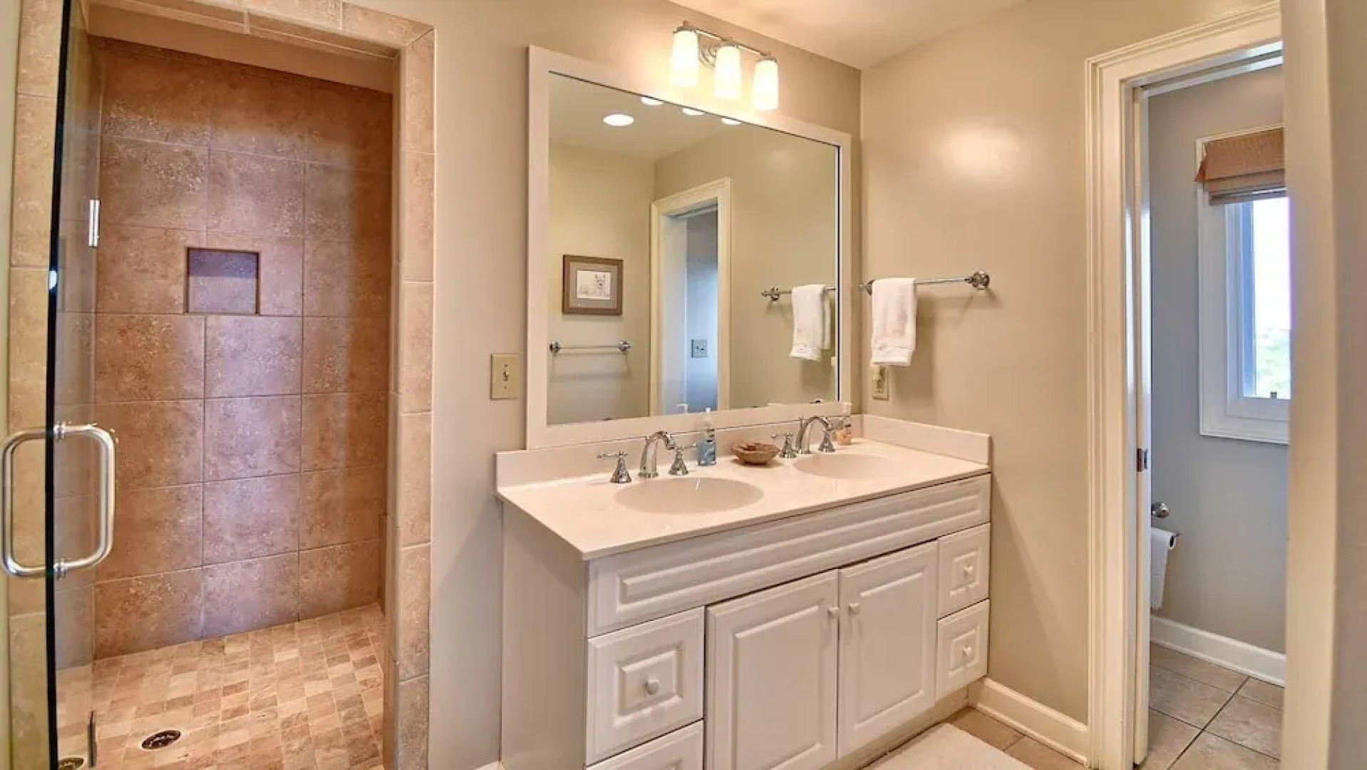 134 Maison Blanche 7 Br Home by RedAwning