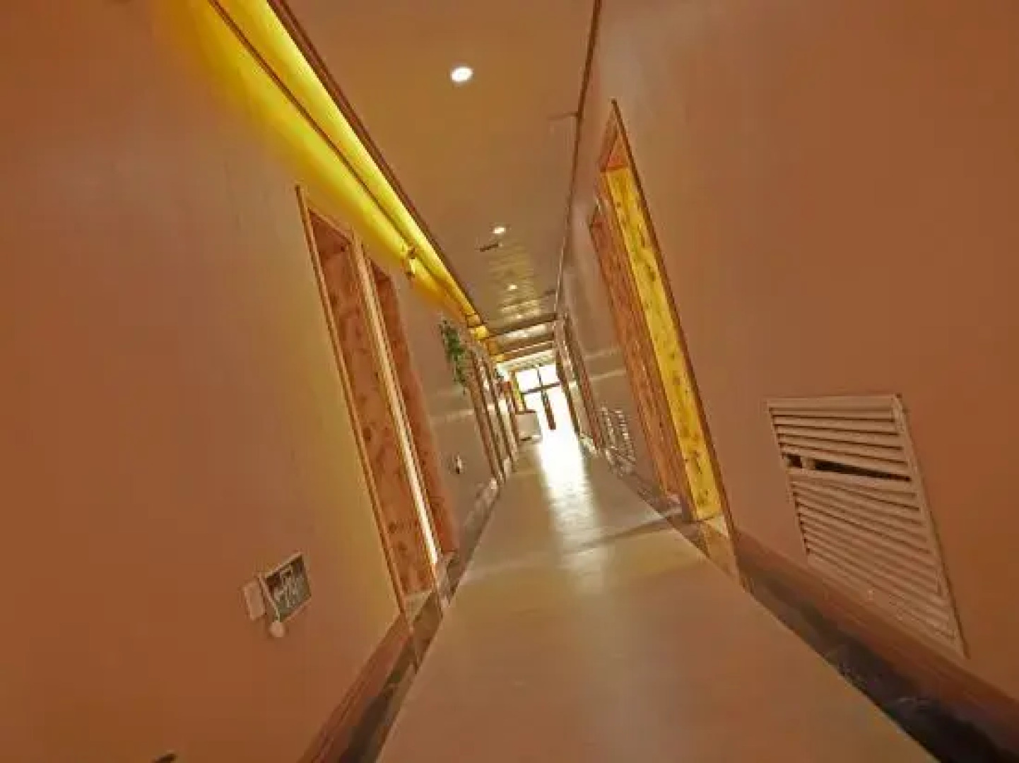 Xuexiang Lanxinmeng Movie Theme Hotel (Xueyun Street)