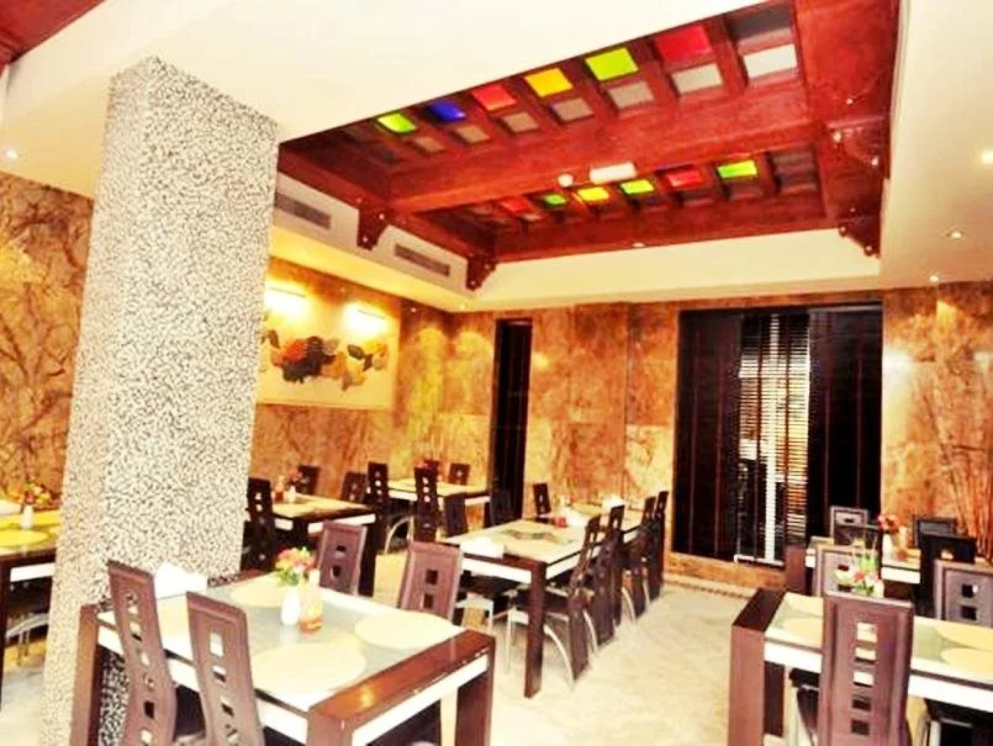 Johny International Hotel