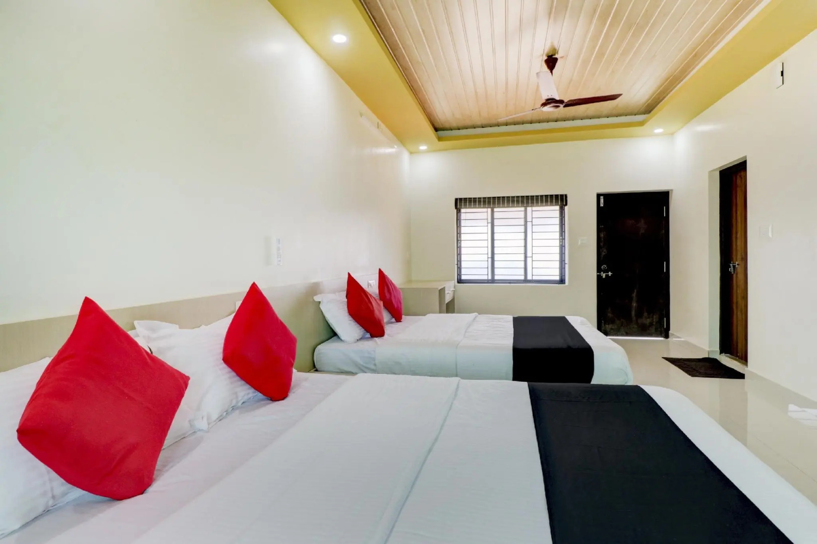 Capital O 77266 Light House Beach Resort