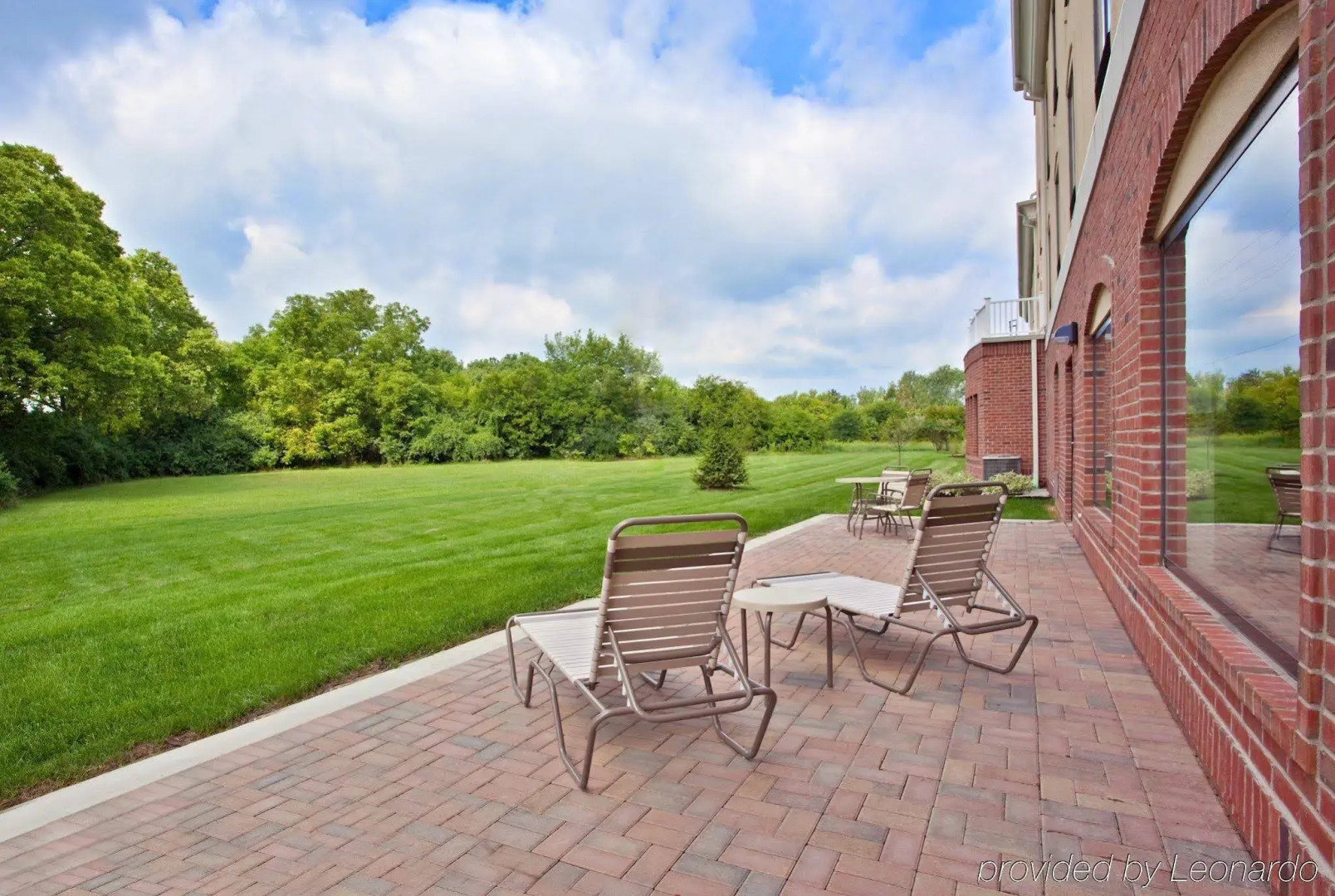 Holiday Inn Express Hotel & Suites Dayton North - Tipp City