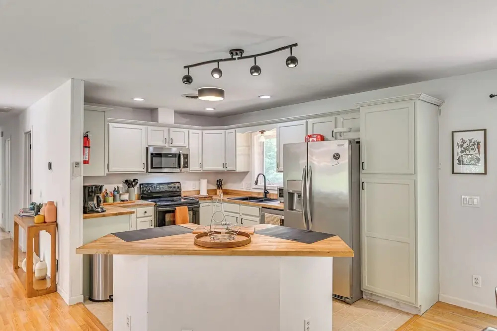 Family-friendly Saugerties Home w/ Hot Tub & Games