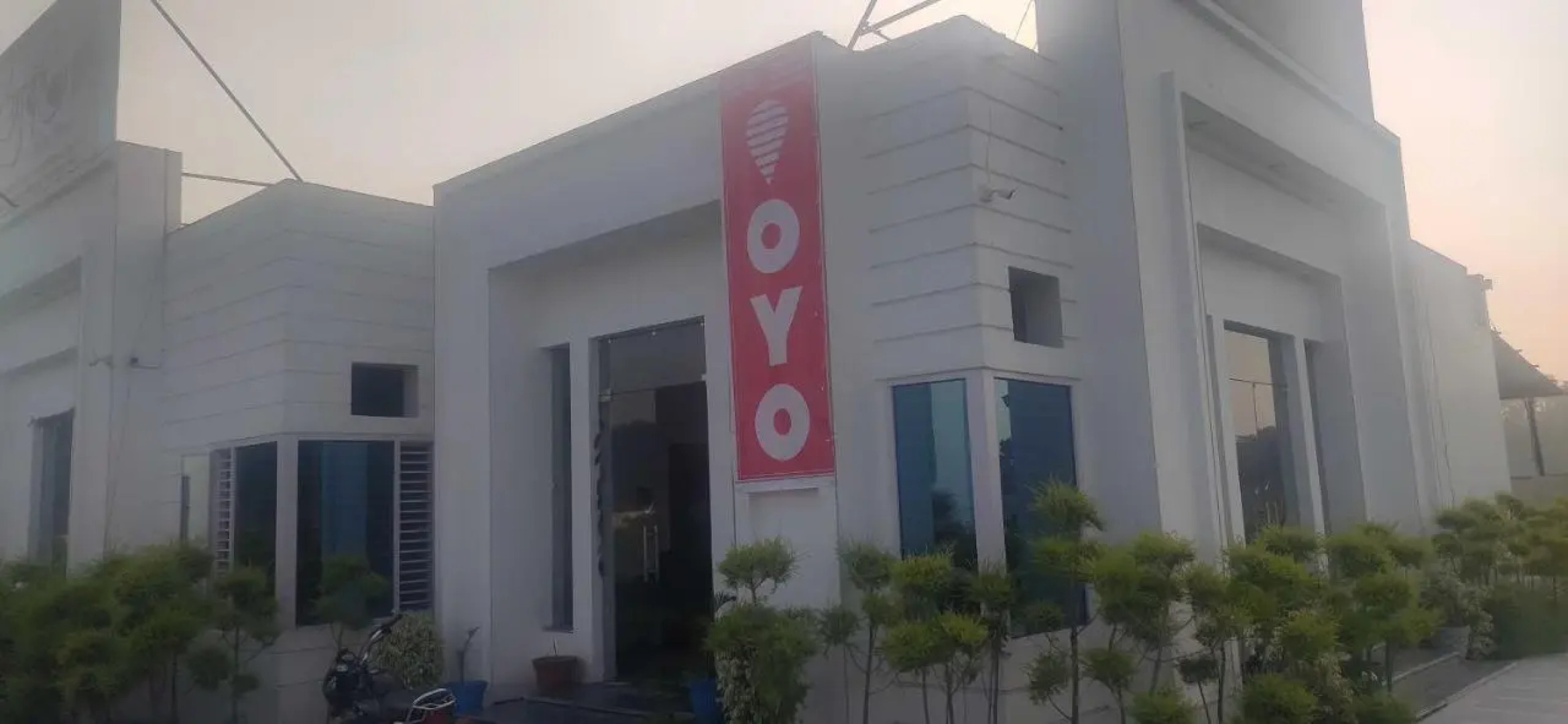 Spot On 93604 Agrah Hotel