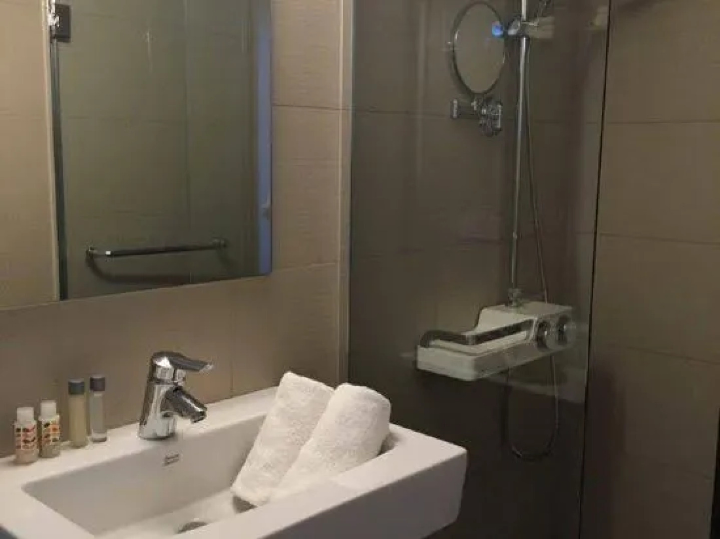 Jinwoo Prestige Hotel