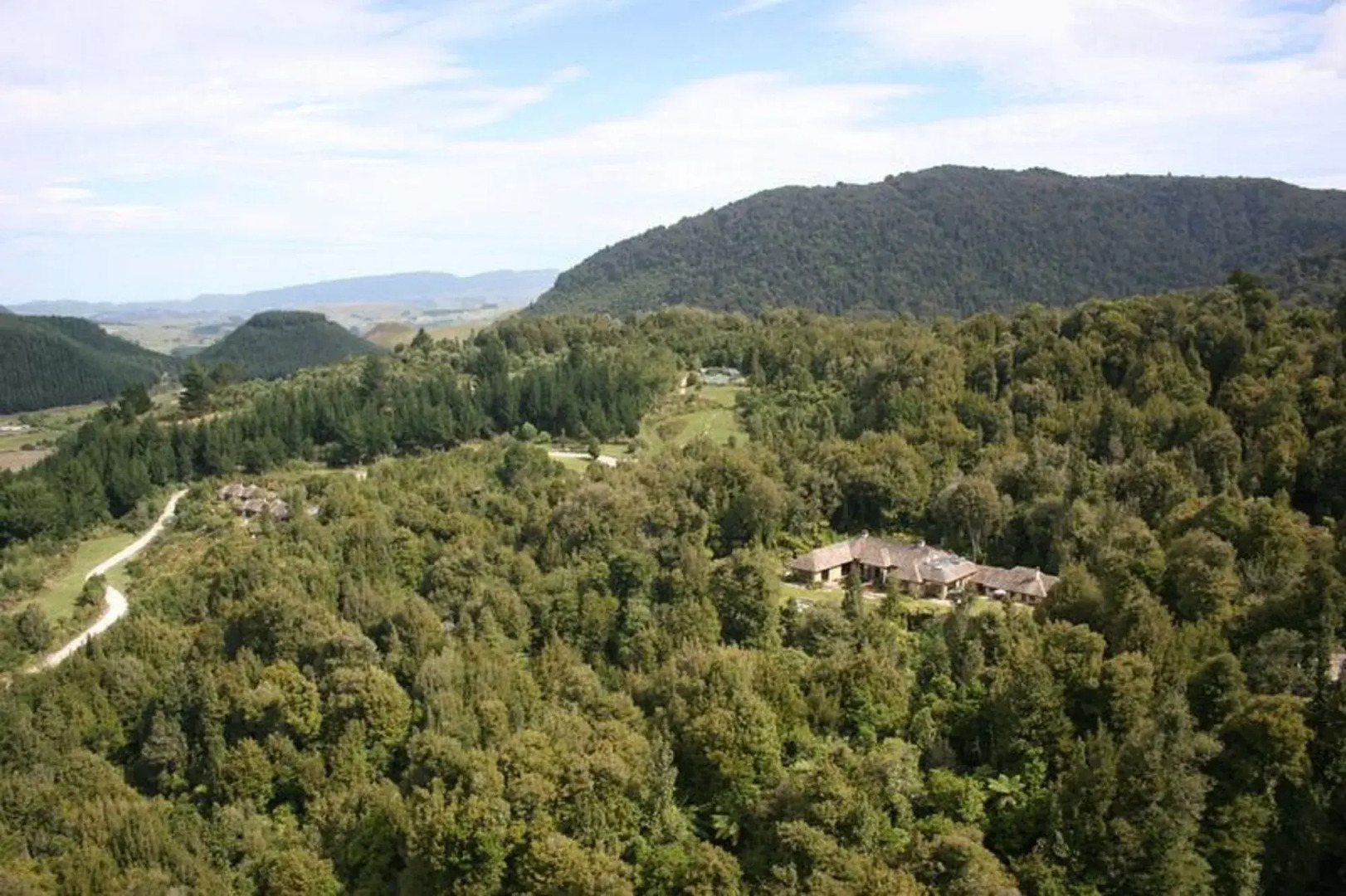 Treetops Lodge & Estate