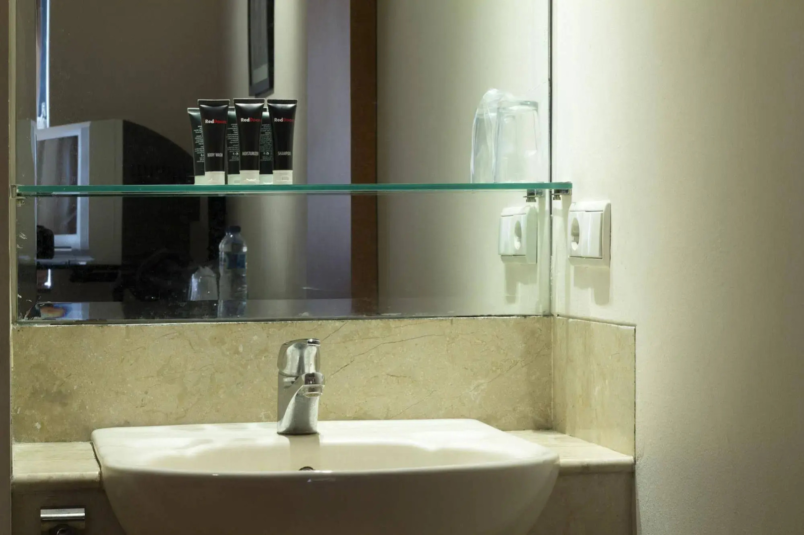 RedDoorz @ Gegerkalong Girang