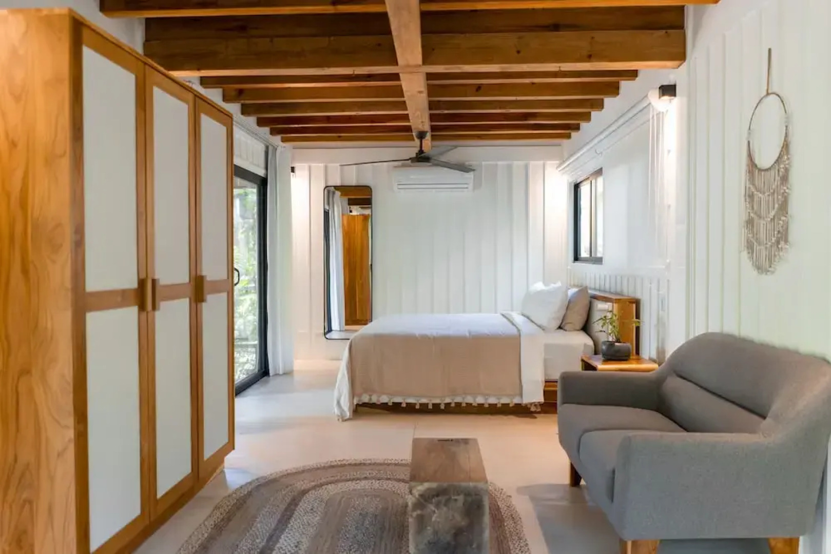 Blue Mist Hotel & Beach Club