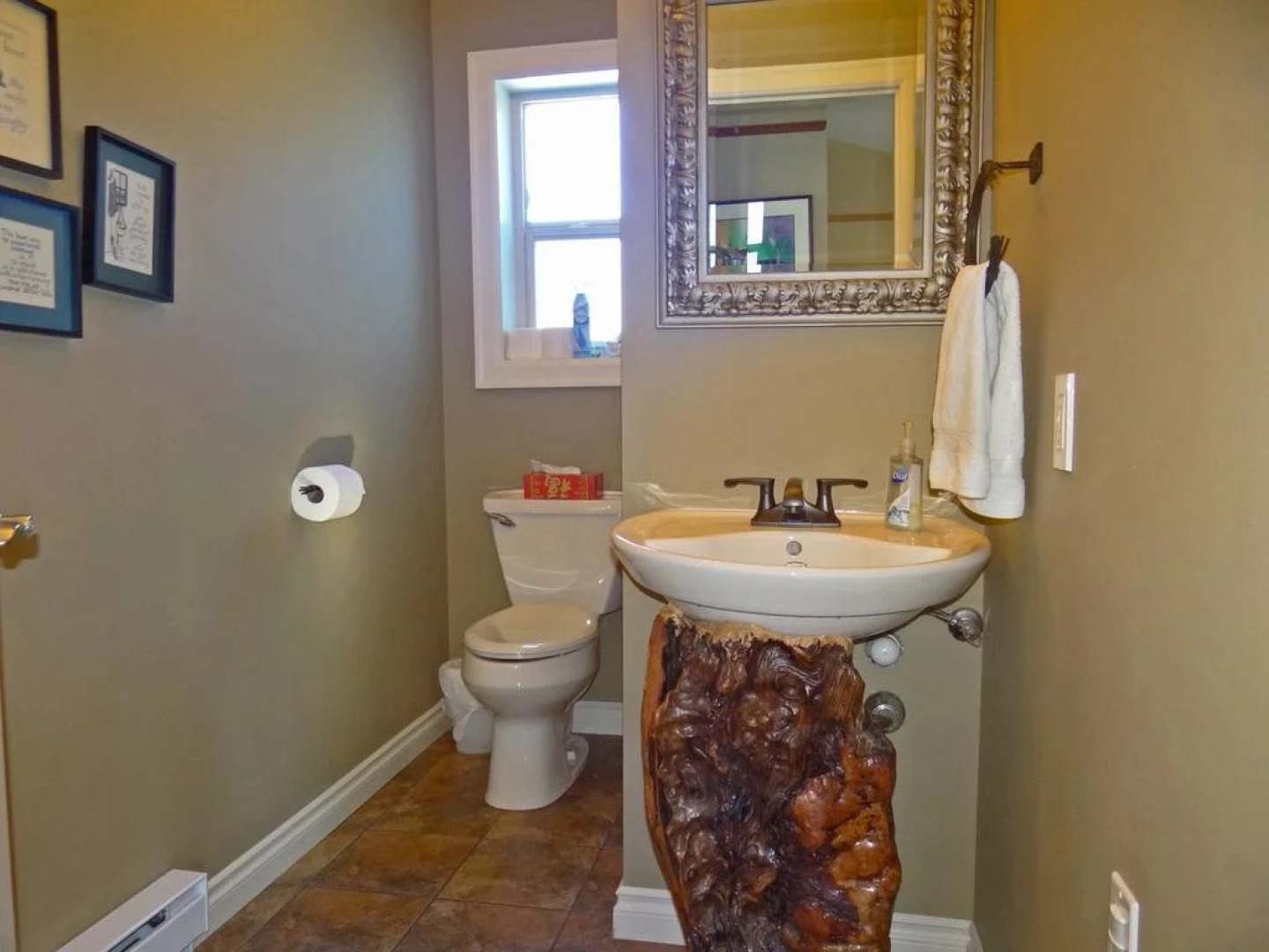 The Gallery House At Port Renfrew