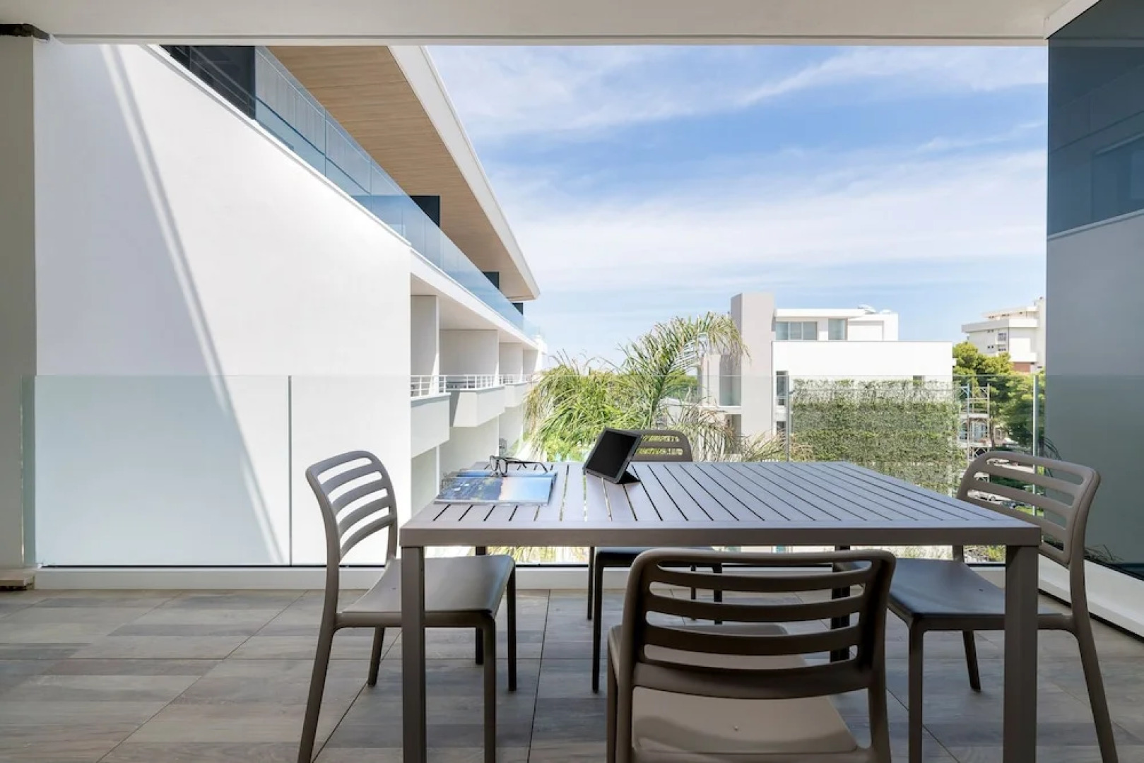 Youmami Lifestyle Suite Hotel