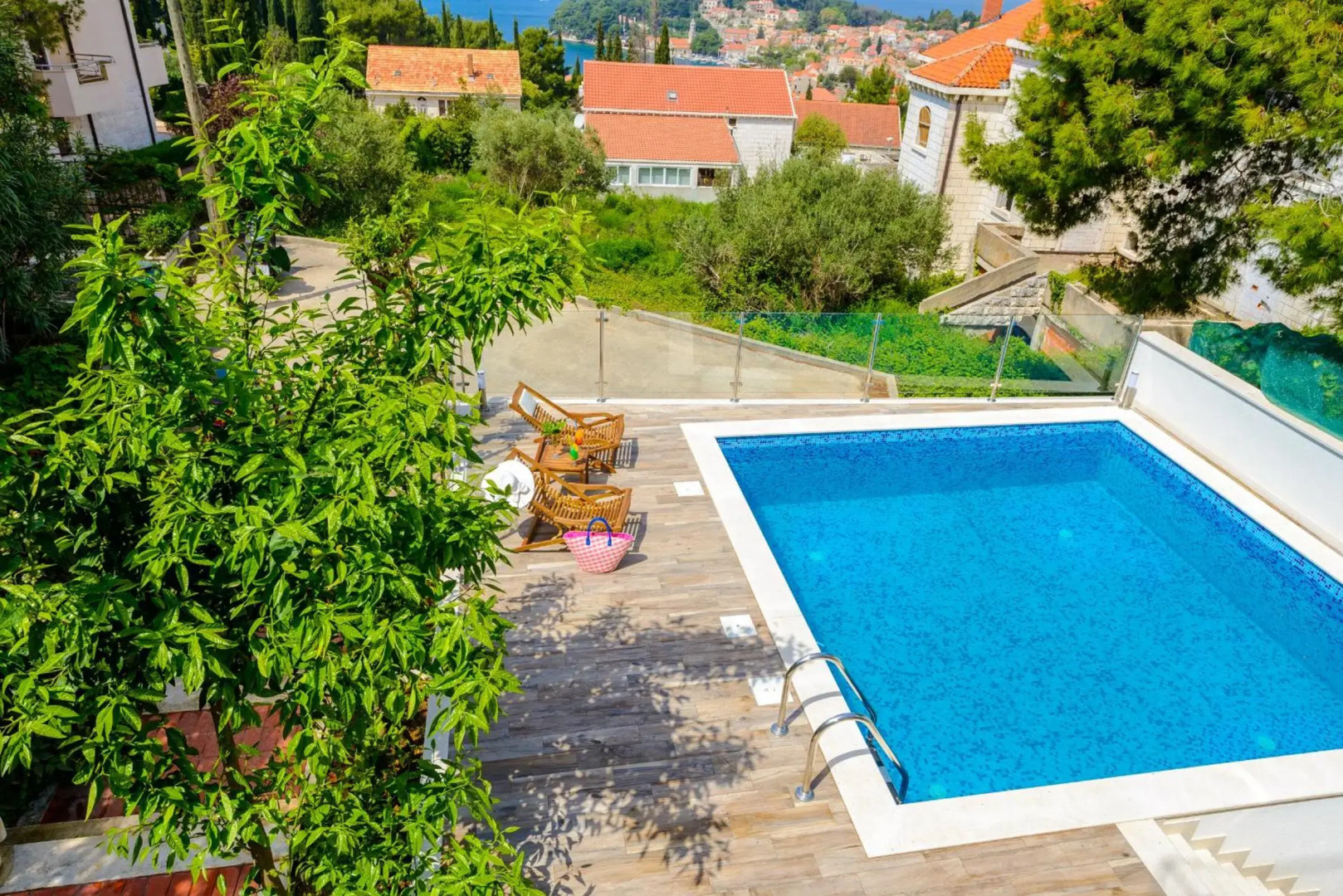 Tandem Apartments with Swimming pool