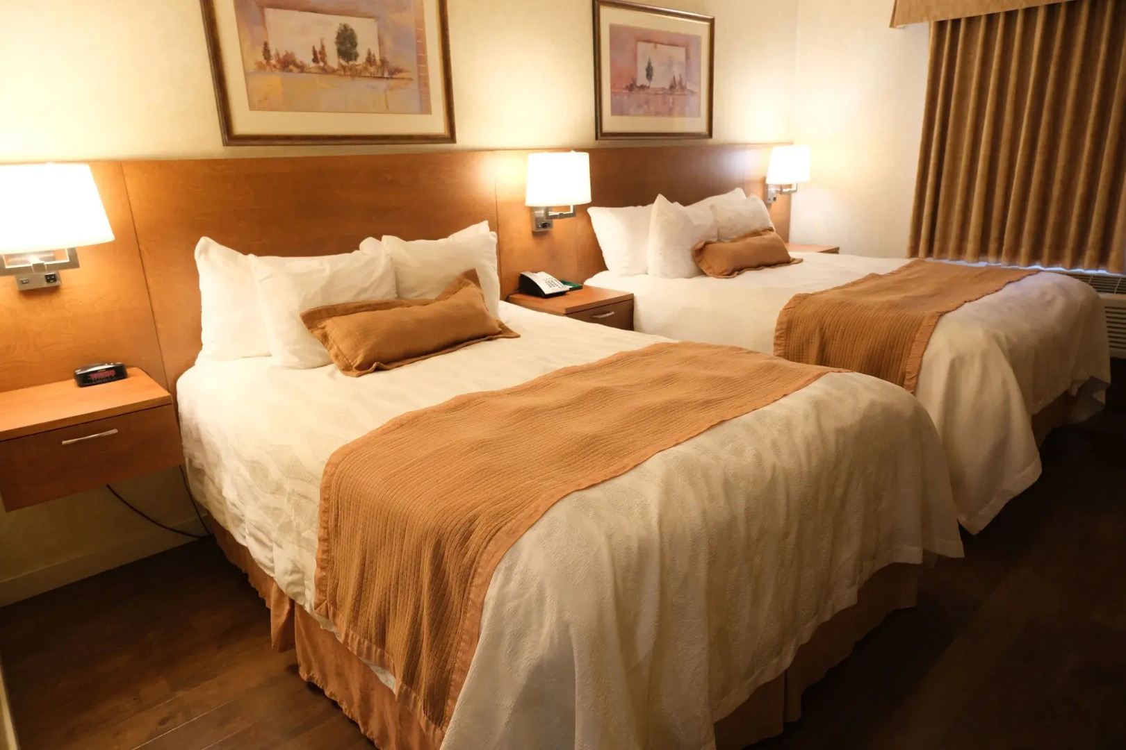 Rosslyn Inn and Suites