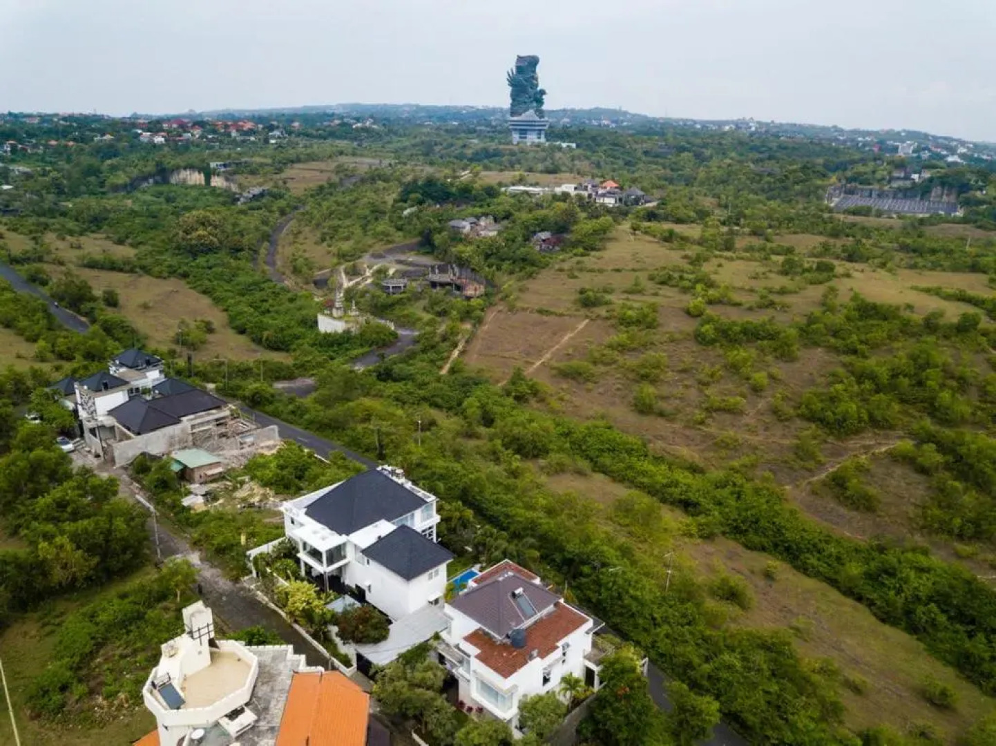 TJ White Villa 670m2 with Private Pool and Outstanding View by GLOBALSTAY