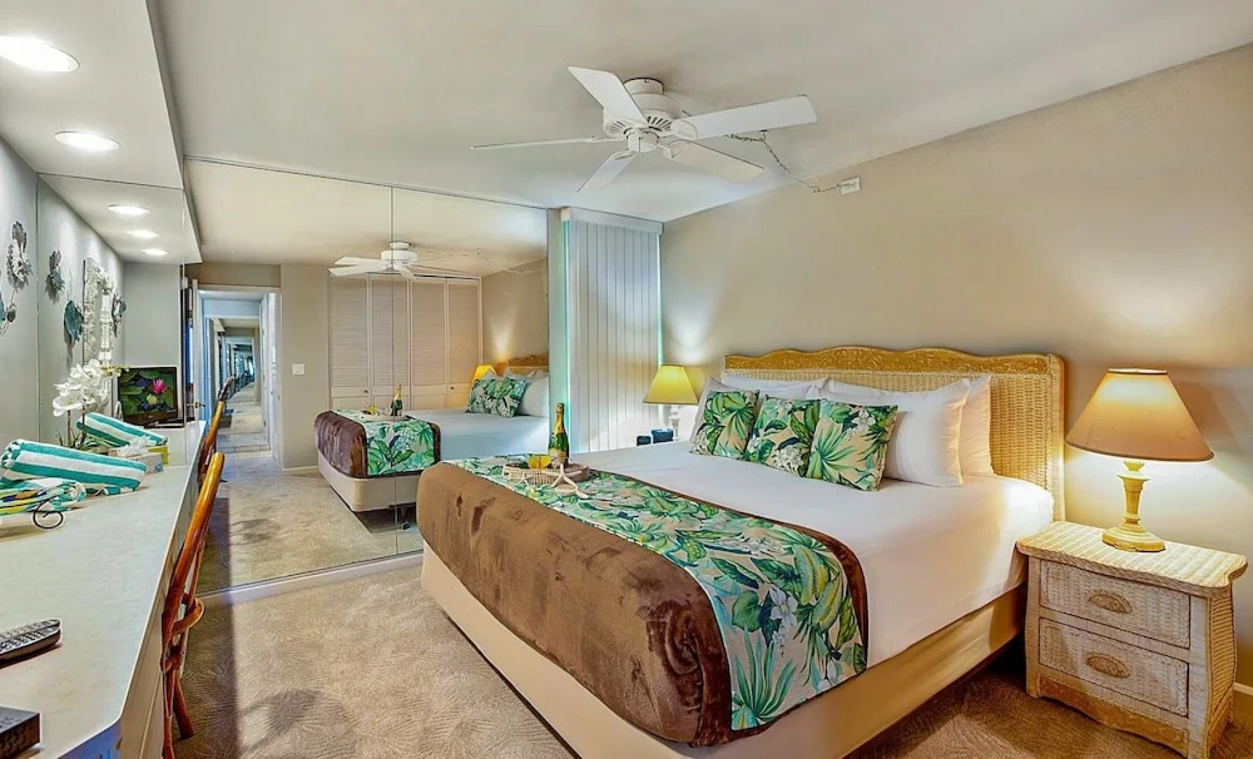 Kaleialoha #207 1 Bedroom 1 Bathroom Condo by Redawning