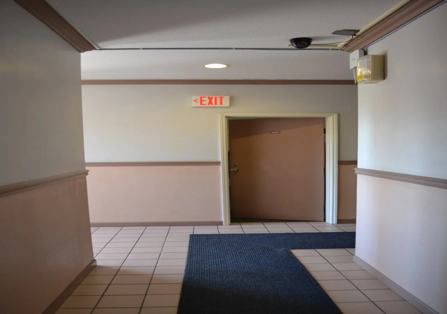 West Plaza Hotel Desekel