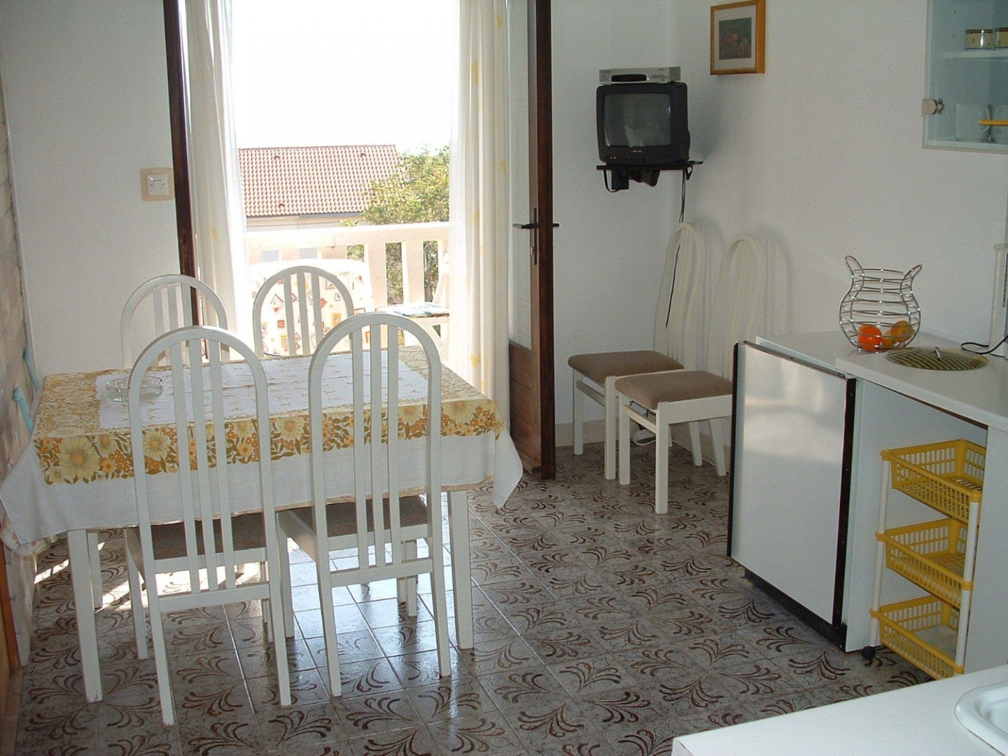 Apartment Sim - 130 m from sea: A1 Zuti Bol, Island Brac