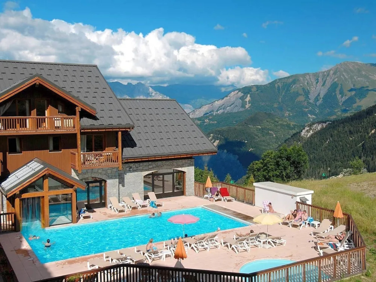 Nice Apartment With a Balcony Located 200 m. From the Slopes