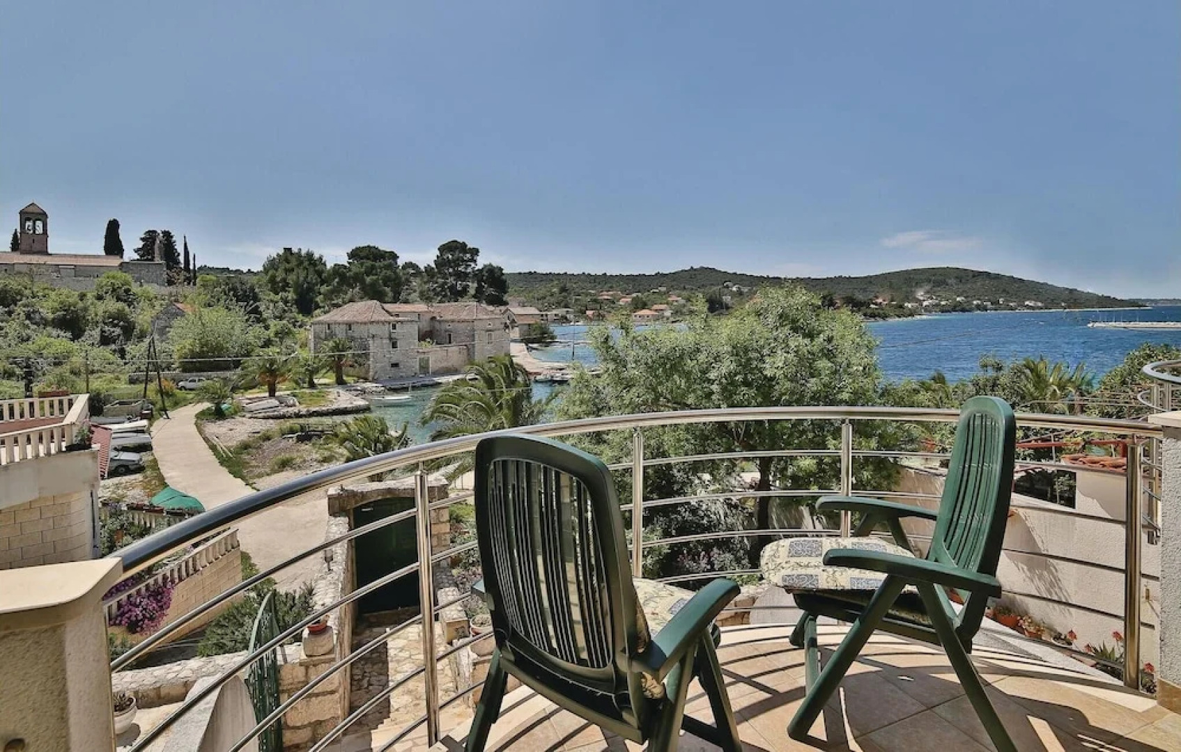 Amazing Home in Drvenik Veliki With 2 Bedrooms