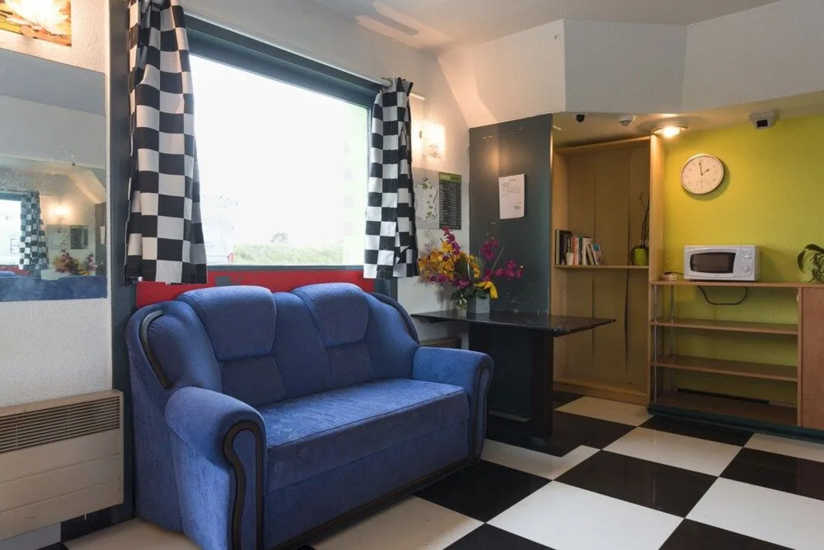 Lemon Hotel - Mery sur Oise/Cergy