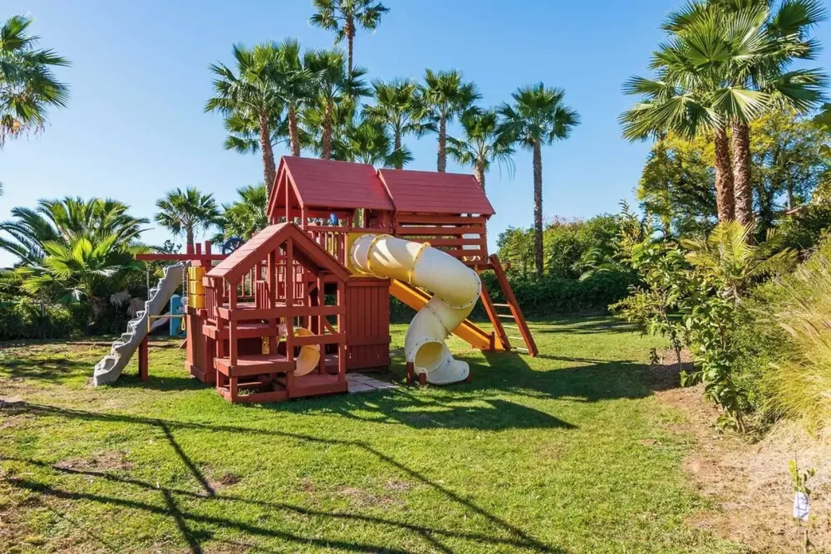 Resort-style Estate w/ Pool, Game Room & Valley Views Near Wineries The Tennis Ranch by Avantstay