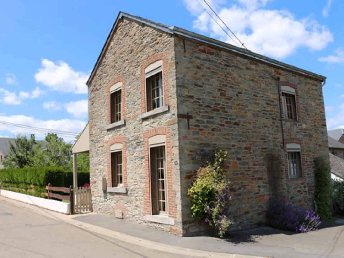 Lovely Holiday Home in Wallonie With Private Garden