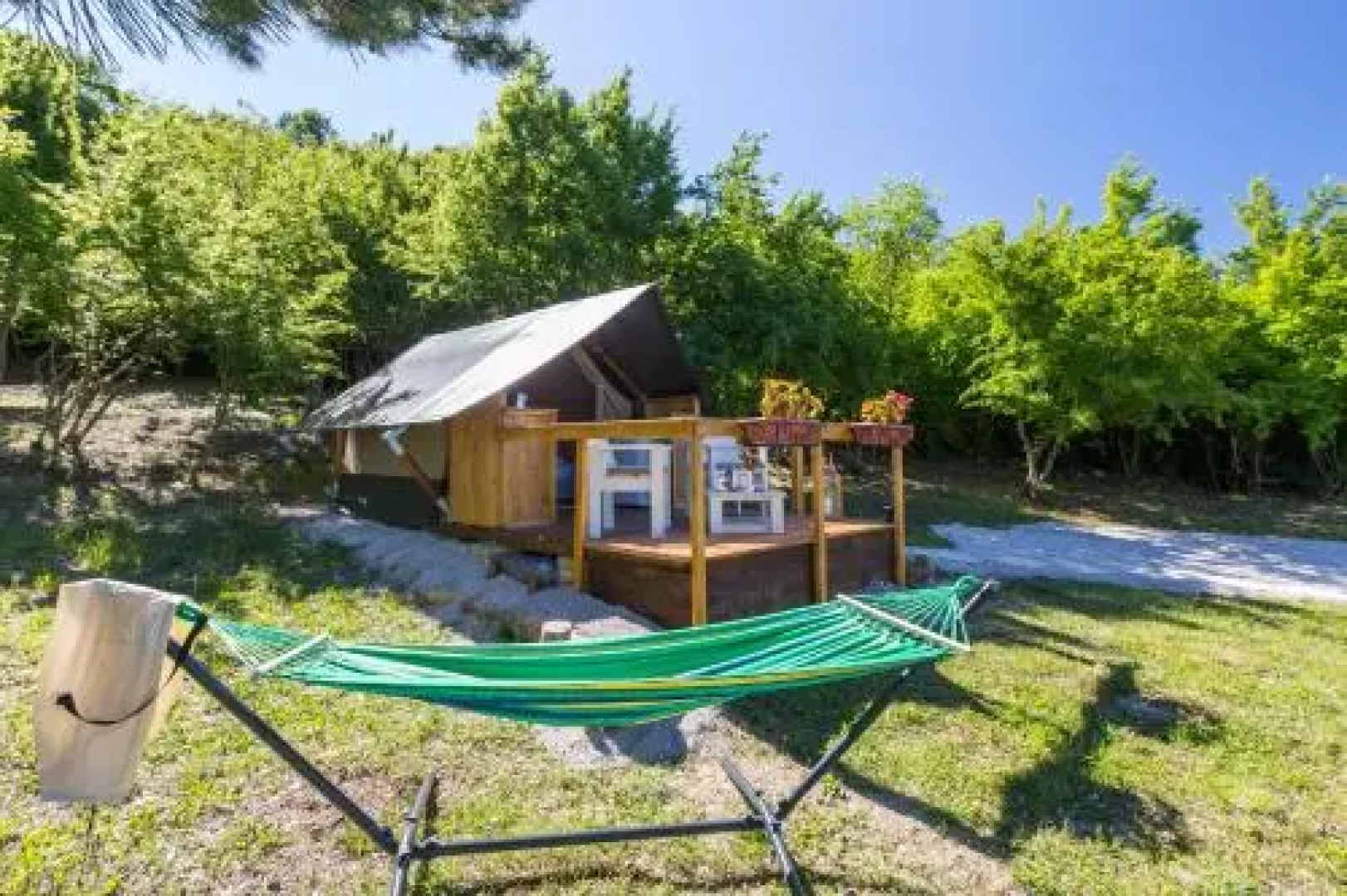 Kamp romantik glamping