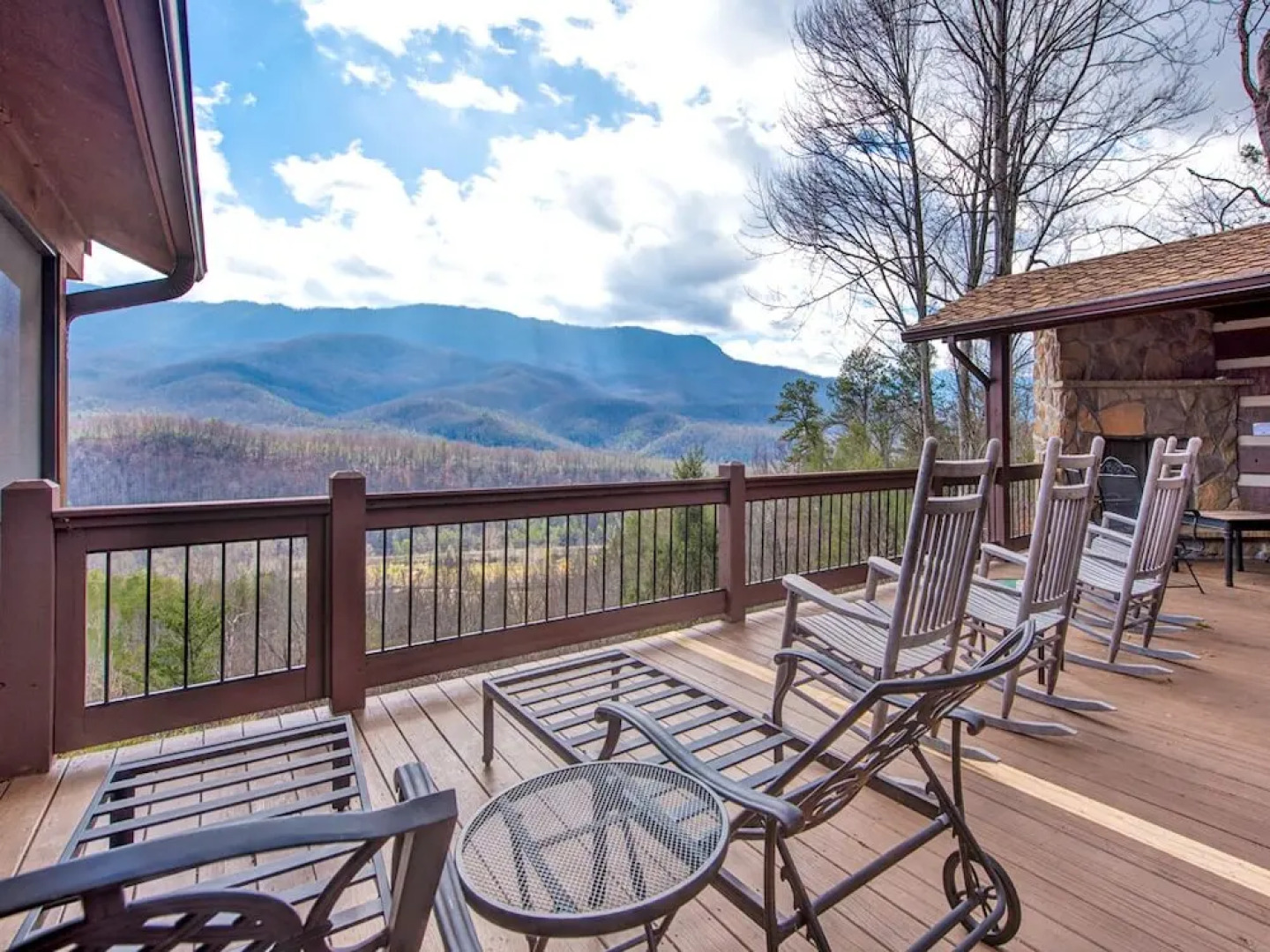 Resting Bears - Three Bedroom Cabin