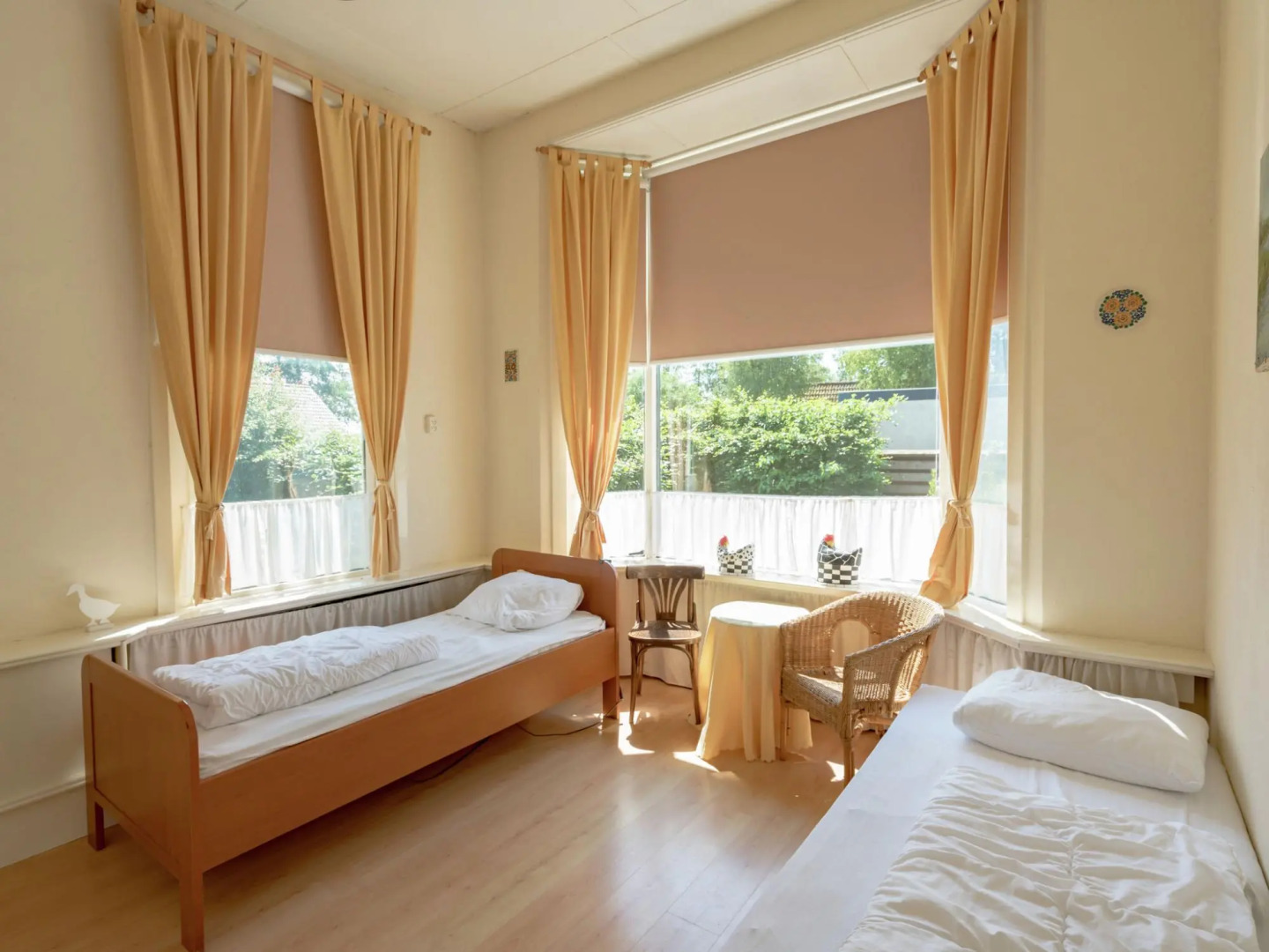 Quaint Holiday Home in Friesland by the Lake