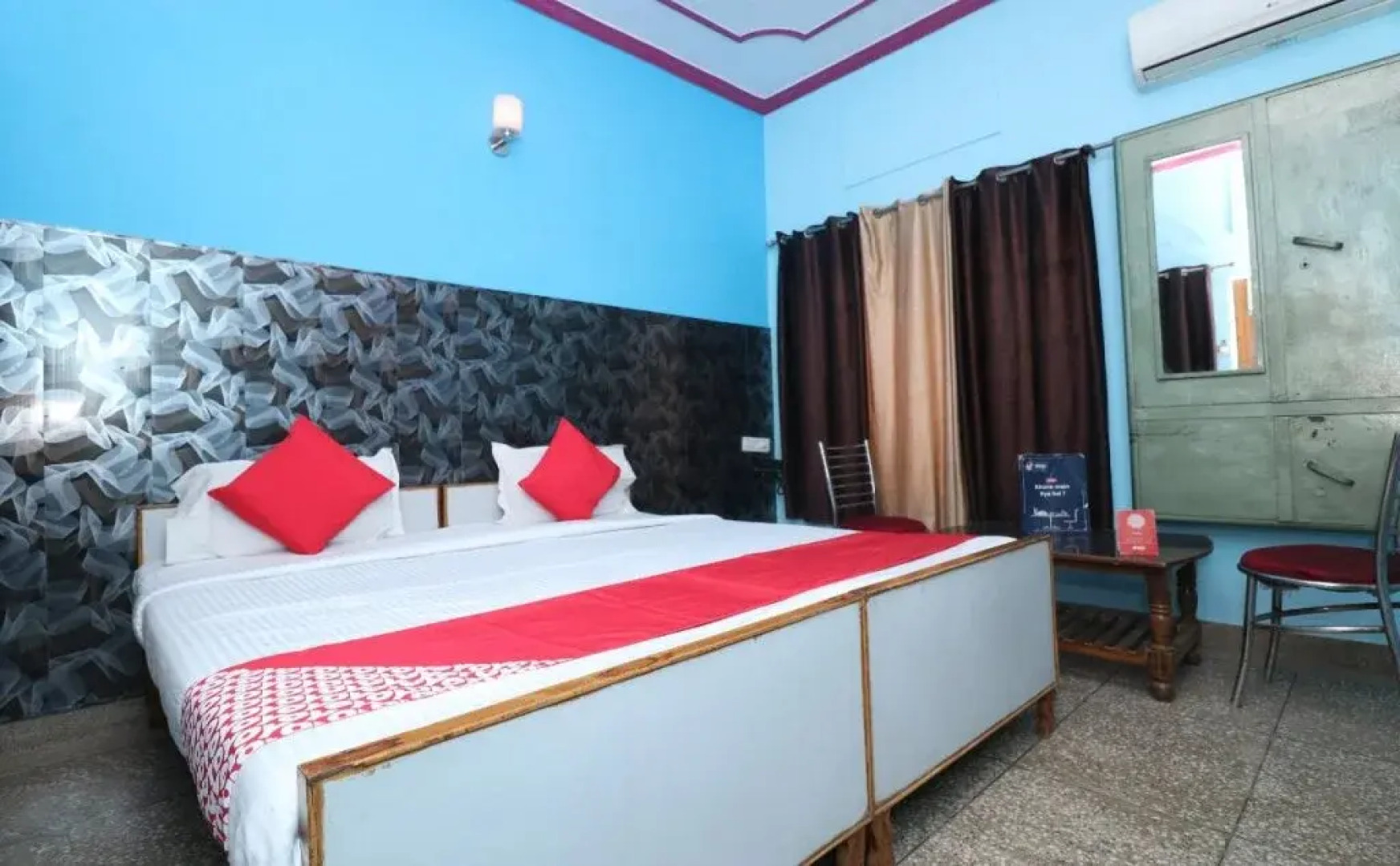 OYO 18682 Hotel Roshan