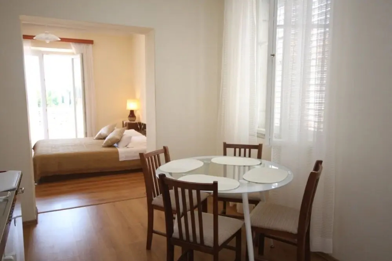 Nikola 1 - Free Parking - SA1