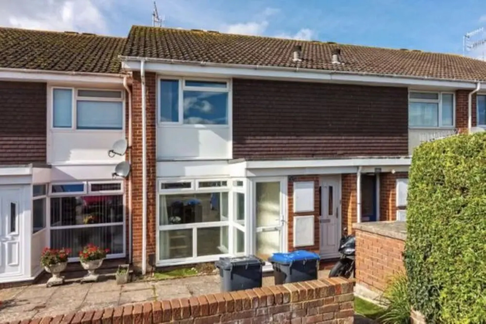 Toronto Apartment in Seaside Town With Parking