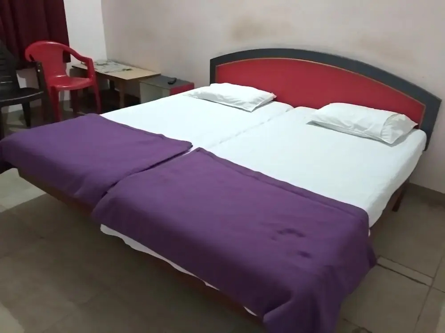 Iroomz Hotel Sagar Deluxe