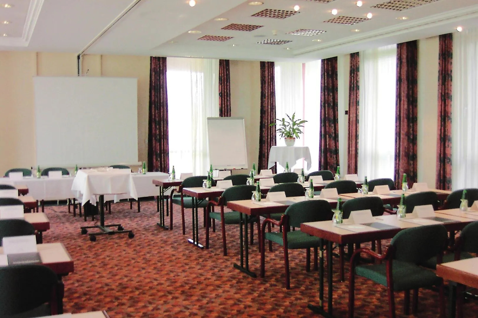 Trans World Hotel Donauwelle