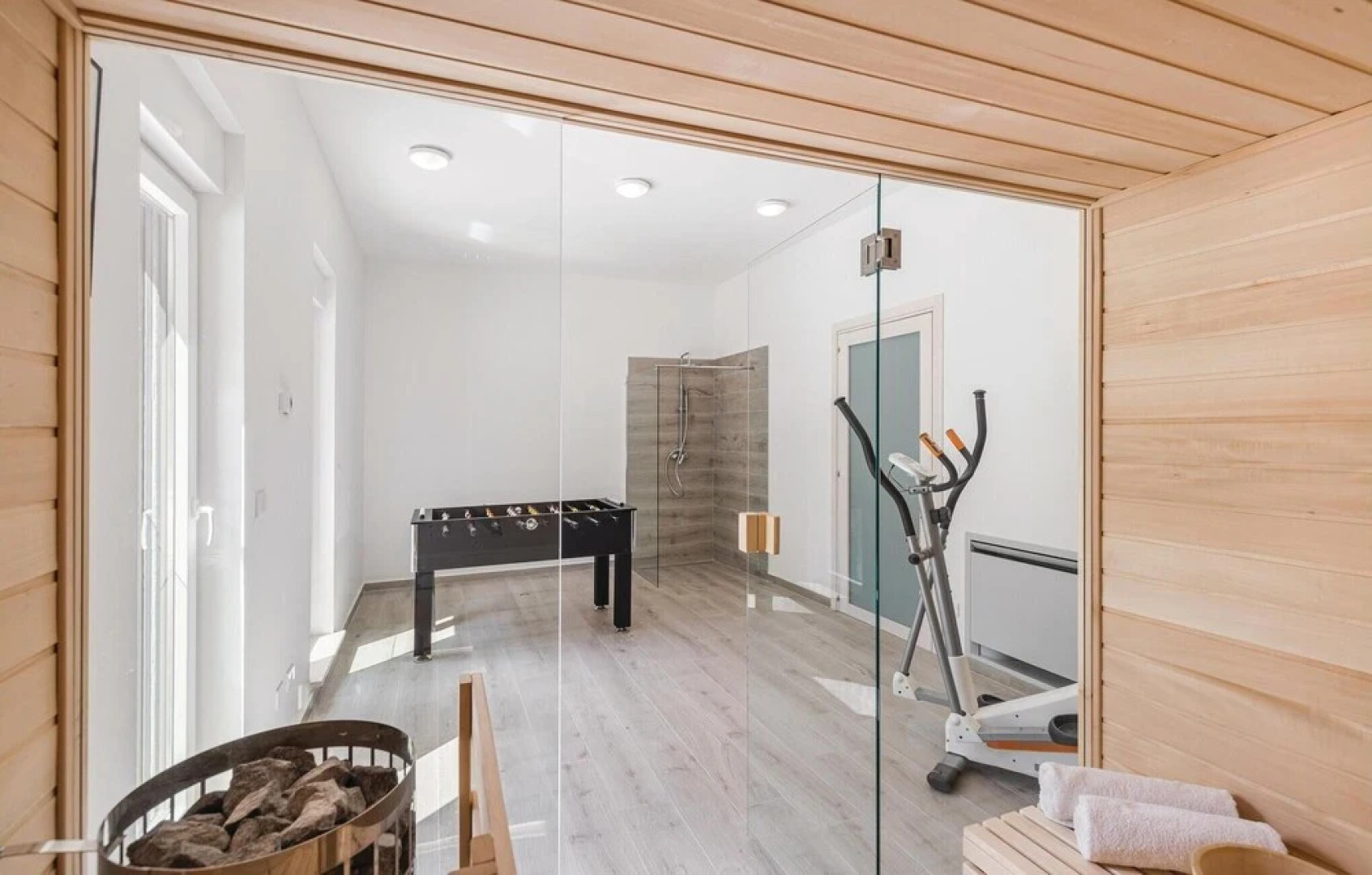 Stunning Home in Kujici With Sauna, Wifi and 5 Bedrooms