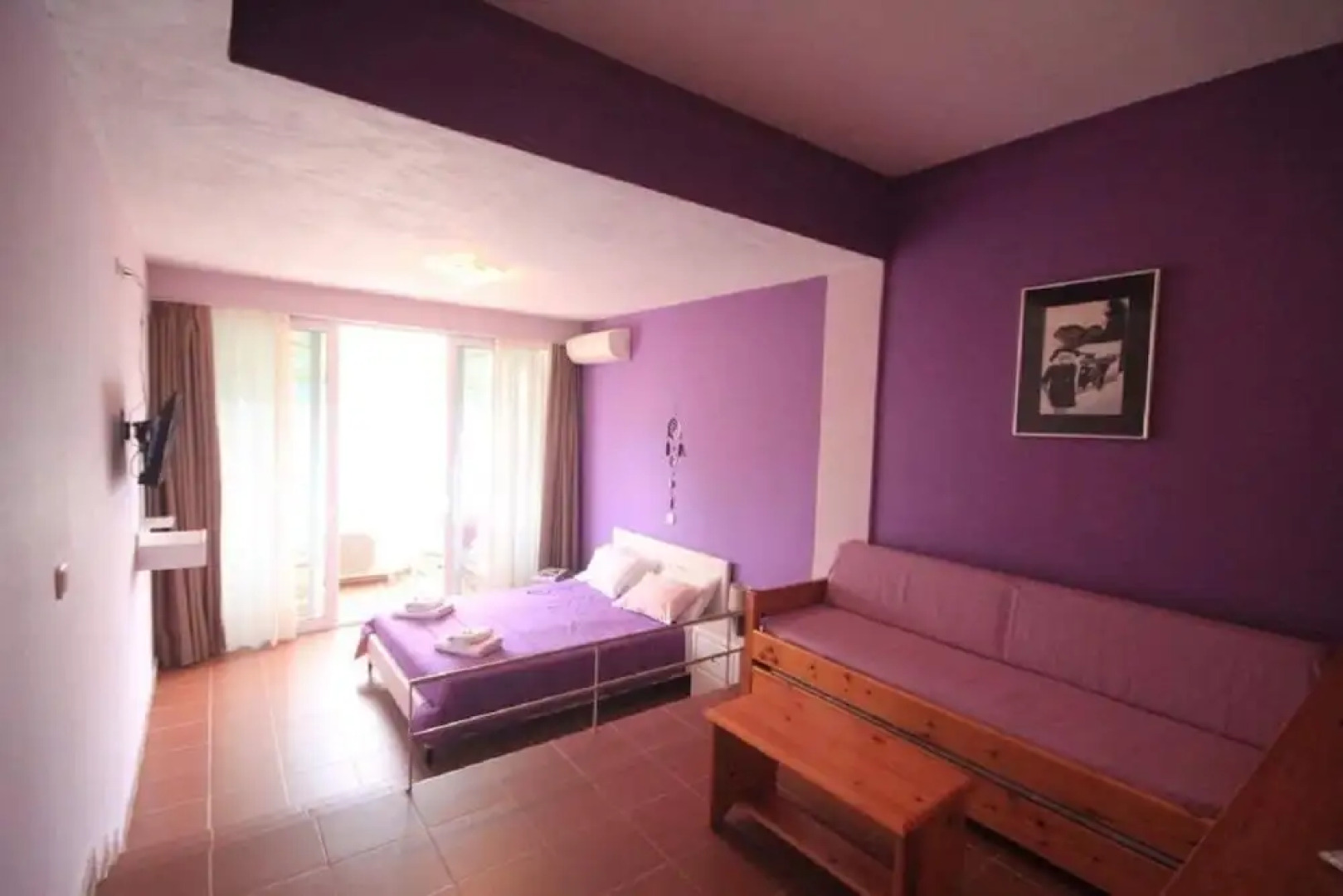 Maravellia Art Hotel