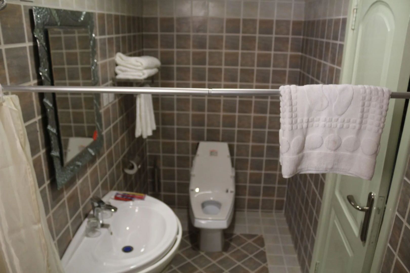 Kingsbridge Royale Hotel