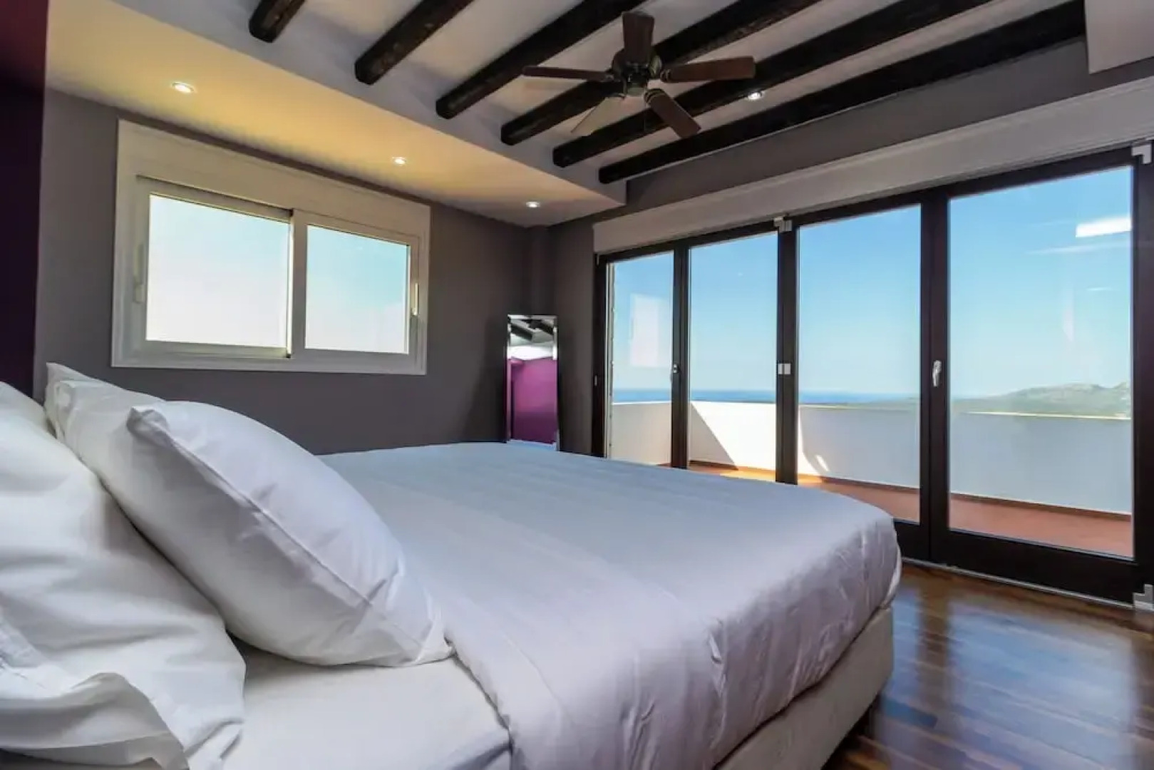 Kbel sea View Villa, Private Pool, Sleeps8, Garden