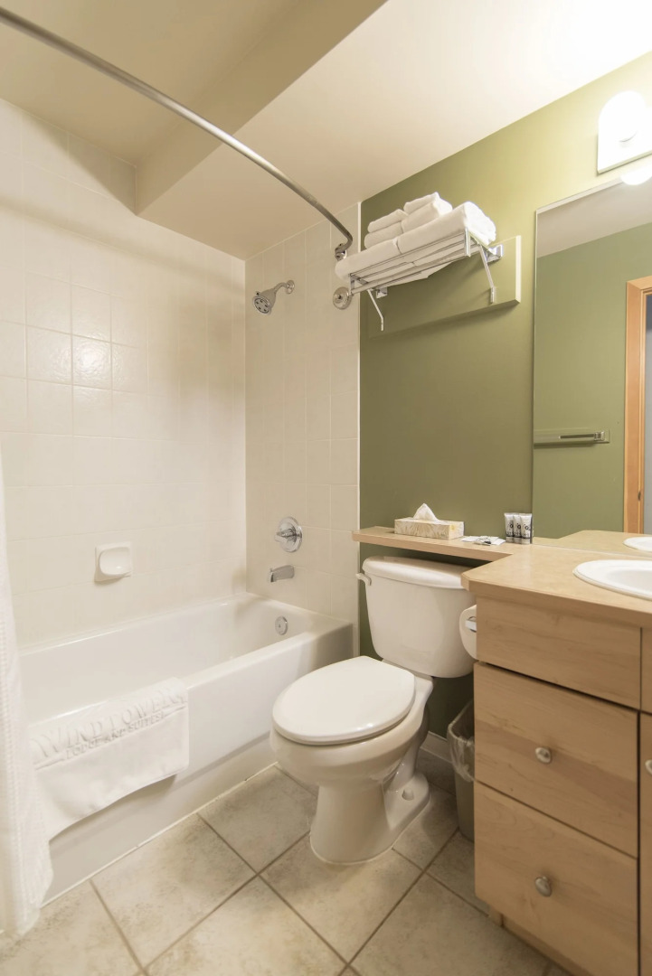 Windtower Lodge & Suites