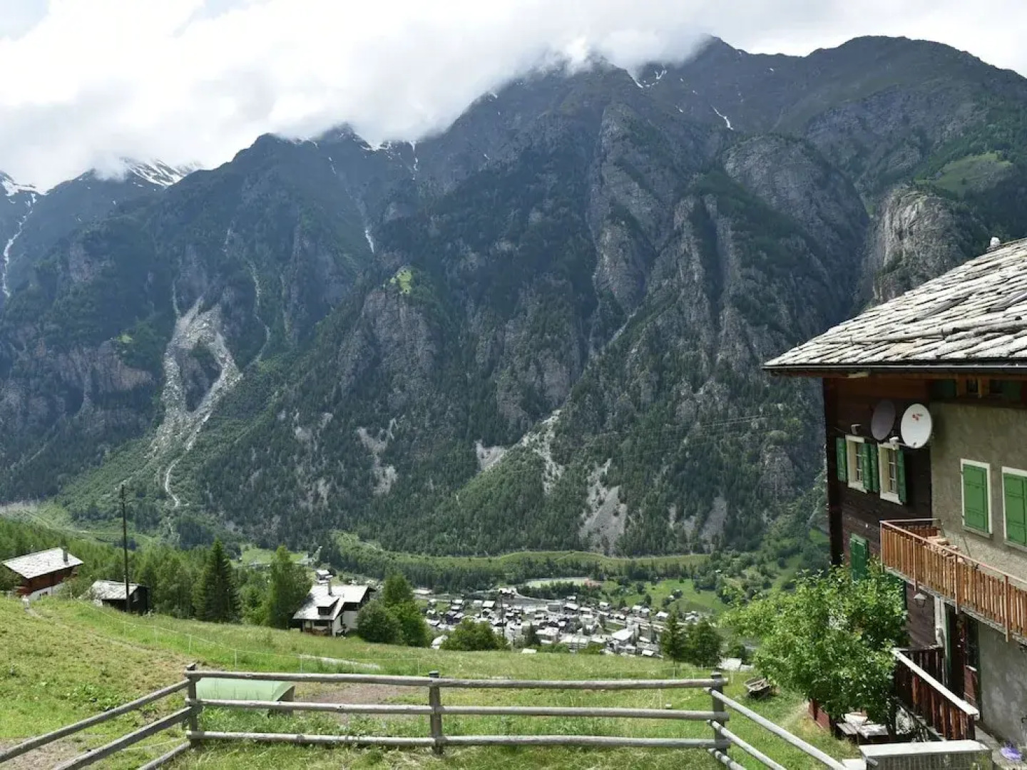 Fantastic, Peacefully Located Apartment 1500 Metres Above St. Niklaus