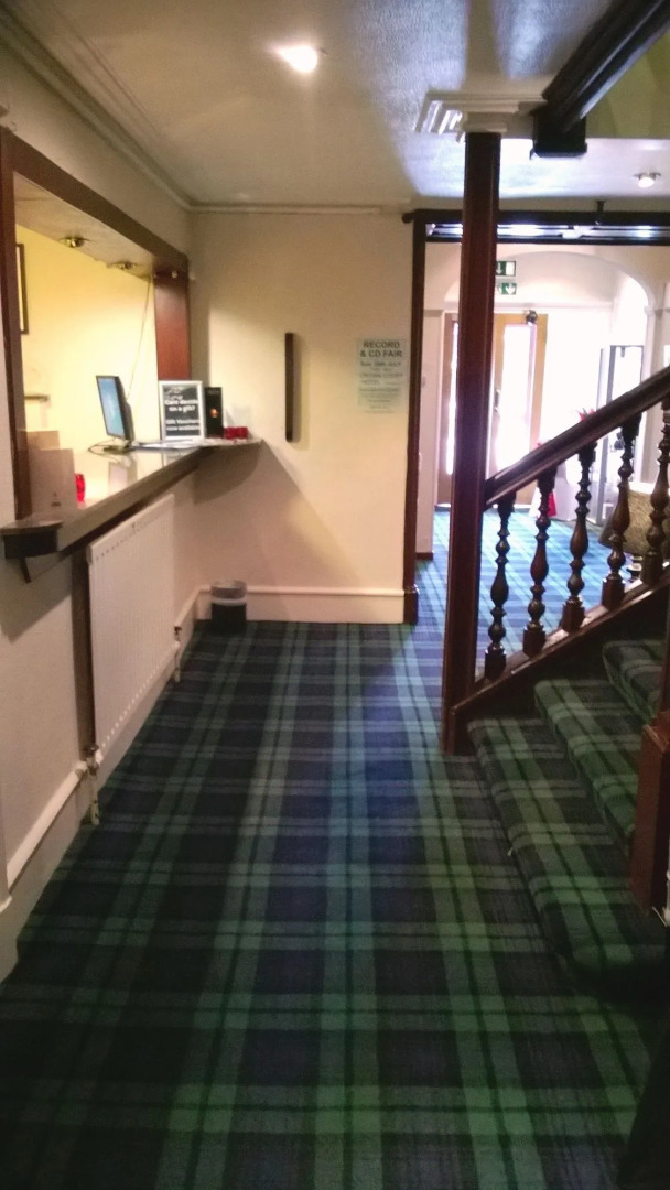 Crown Court Hotel & Bar.