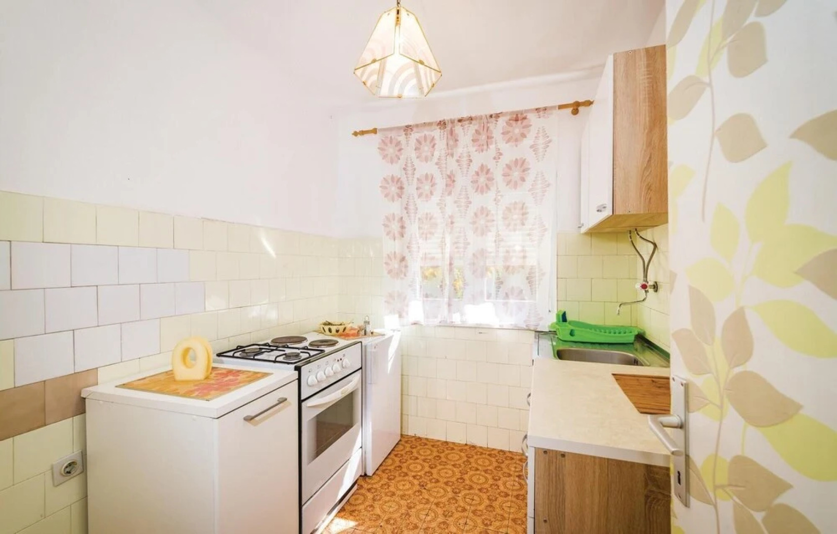 Nice Apartment in Gornji Karin With 2 Bedrooms and Wifi